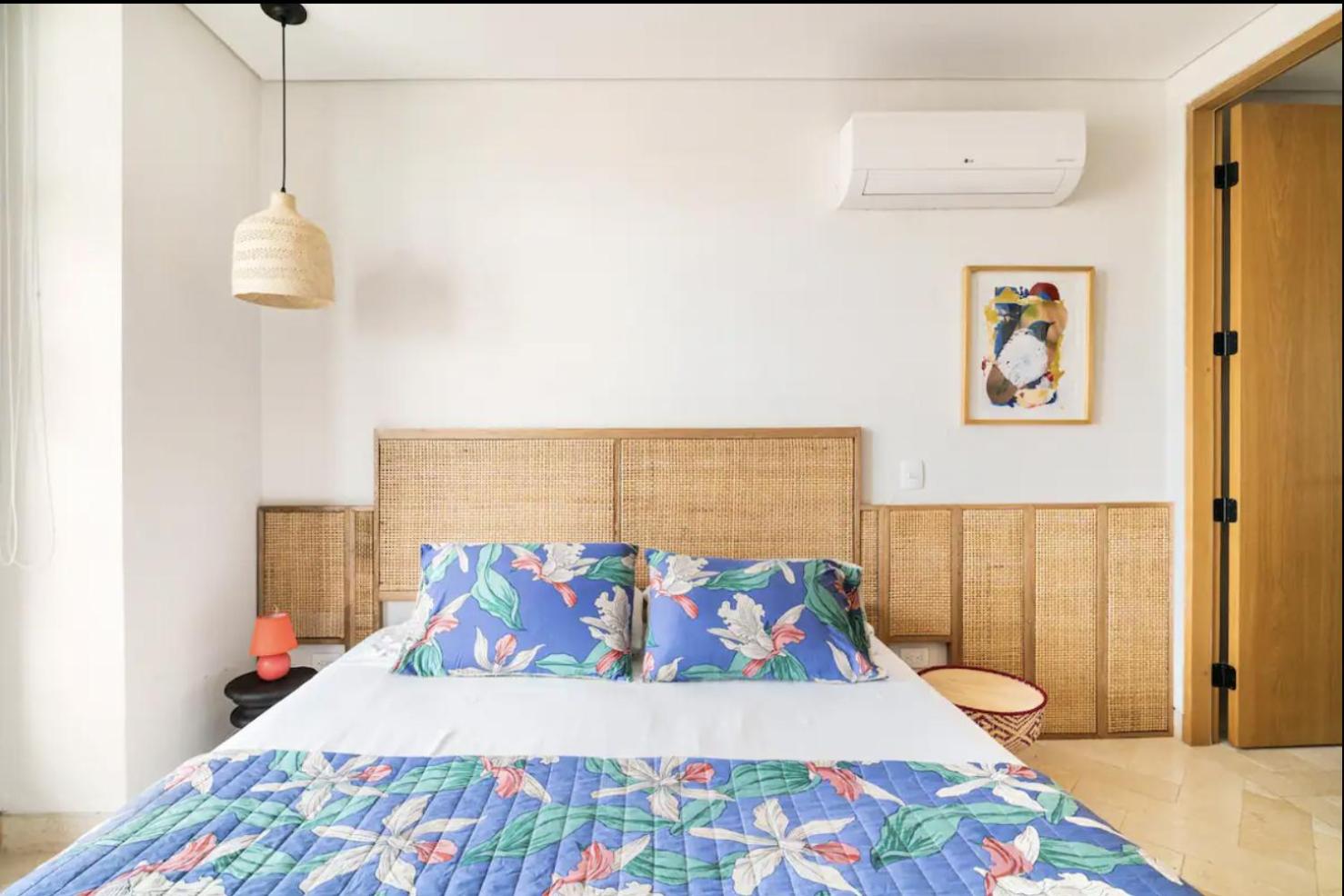 Sunny new apt in the Old City