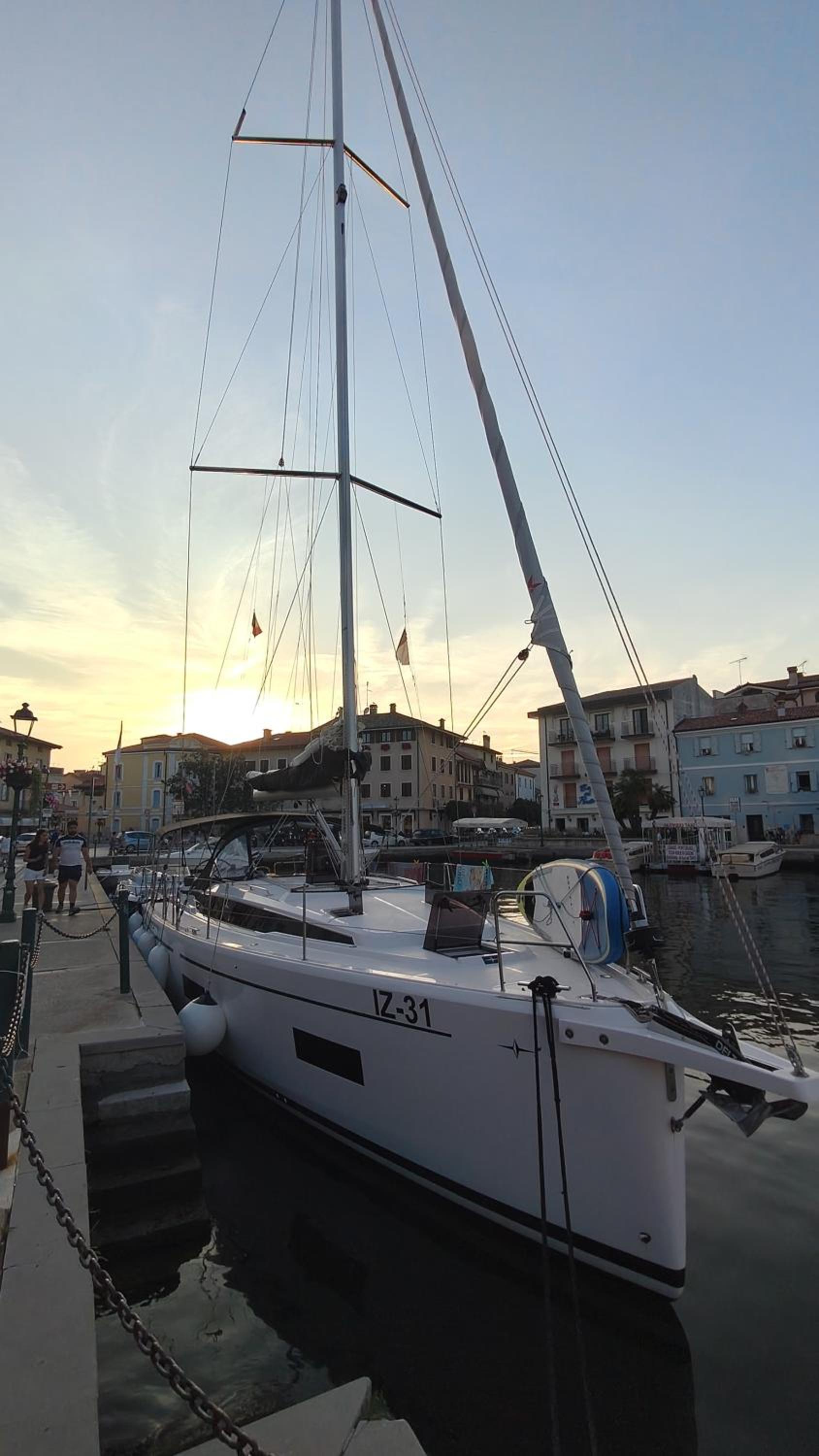 Bavaria C42 view 5