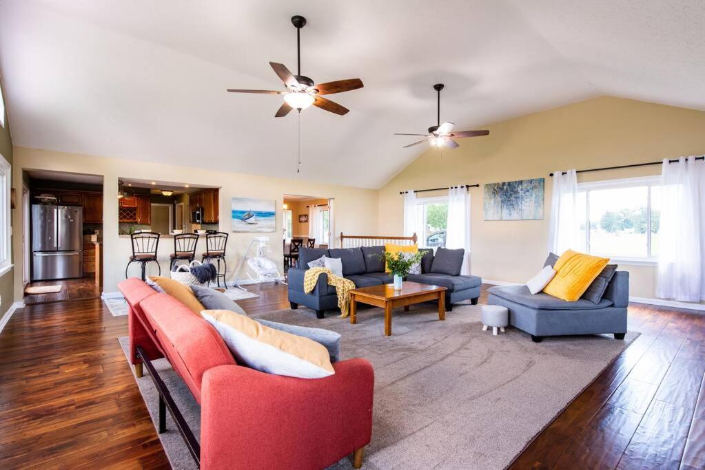 Waterfront Cabin With A View, Large Family Retreat, Pet Friendly view 2