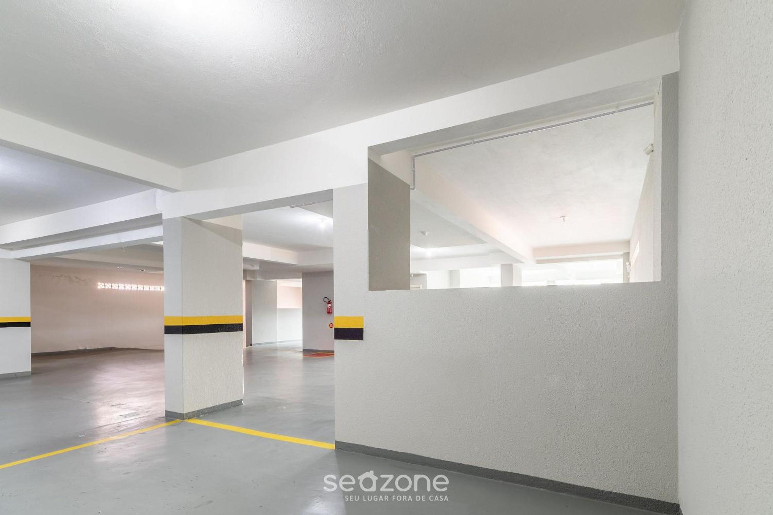 2BR Apt with BBQ in Meia Praia MLO0601
