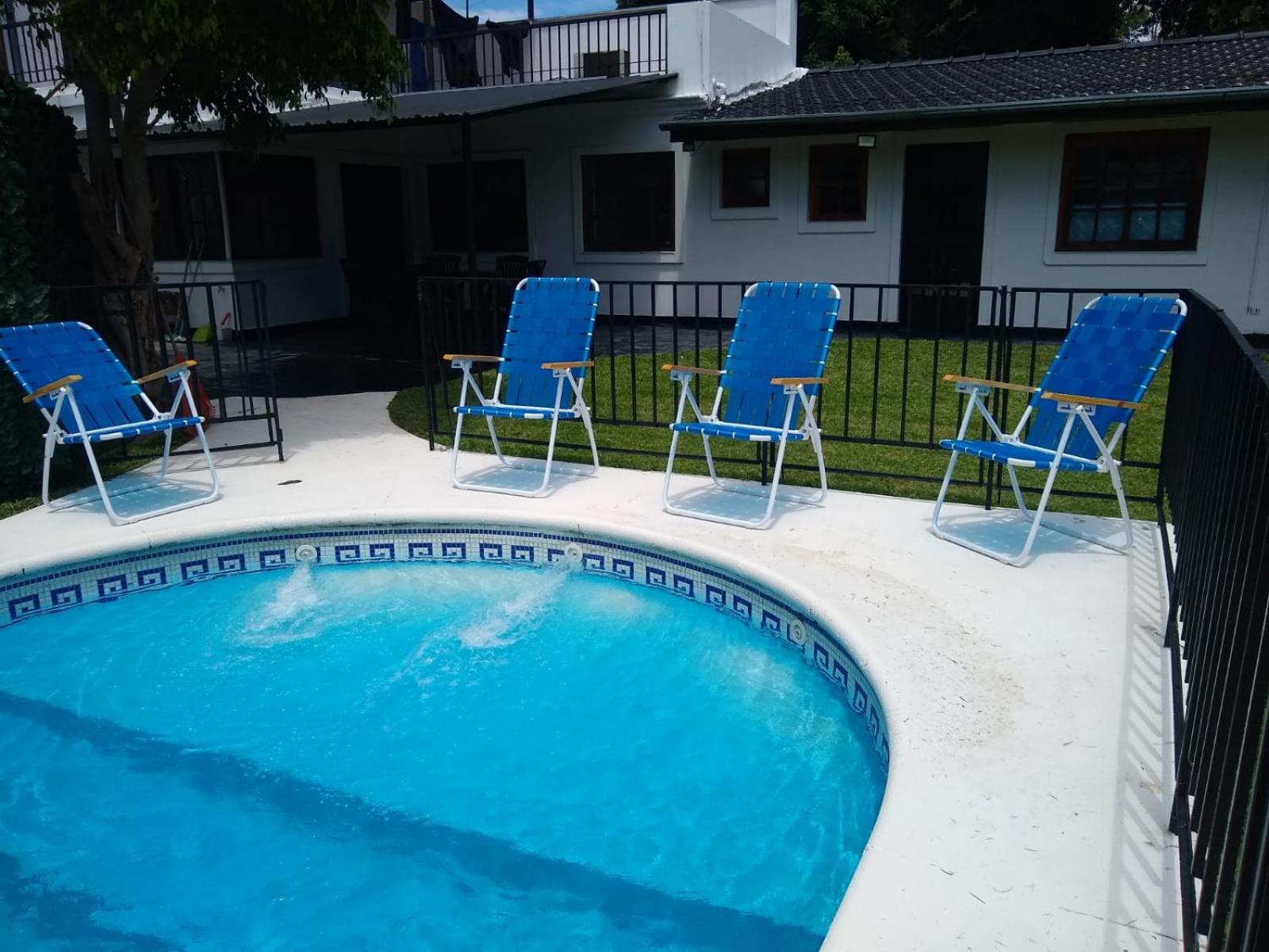 Casa Amplia 5 personas Amplio Jardin y Parrilla Zona Muy Tranquila en Tigre Centro