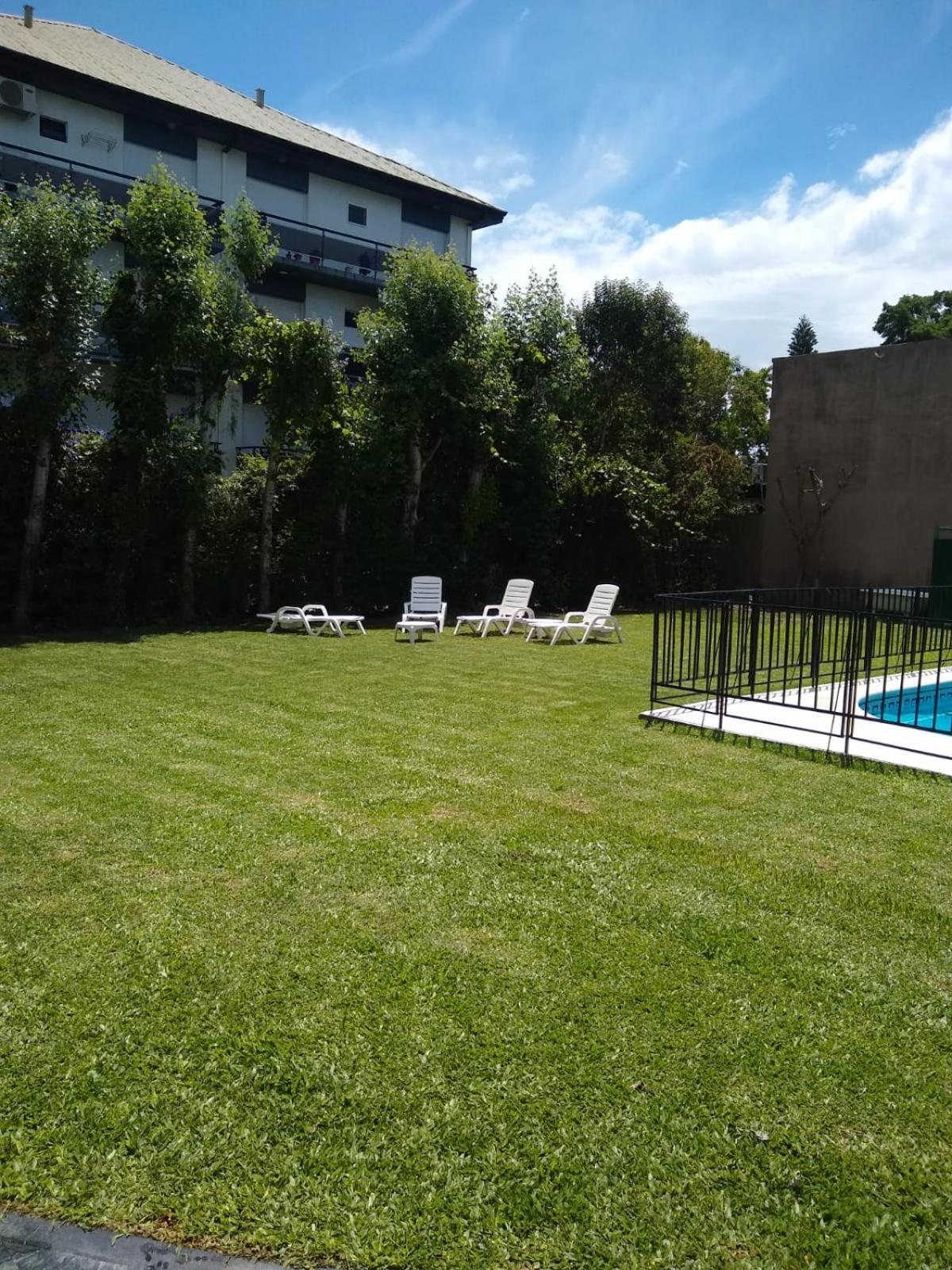 Casa Amplia 5 personas Amplio Jardin y Parrilla Zona Muy Tranquila en Tigre Centro