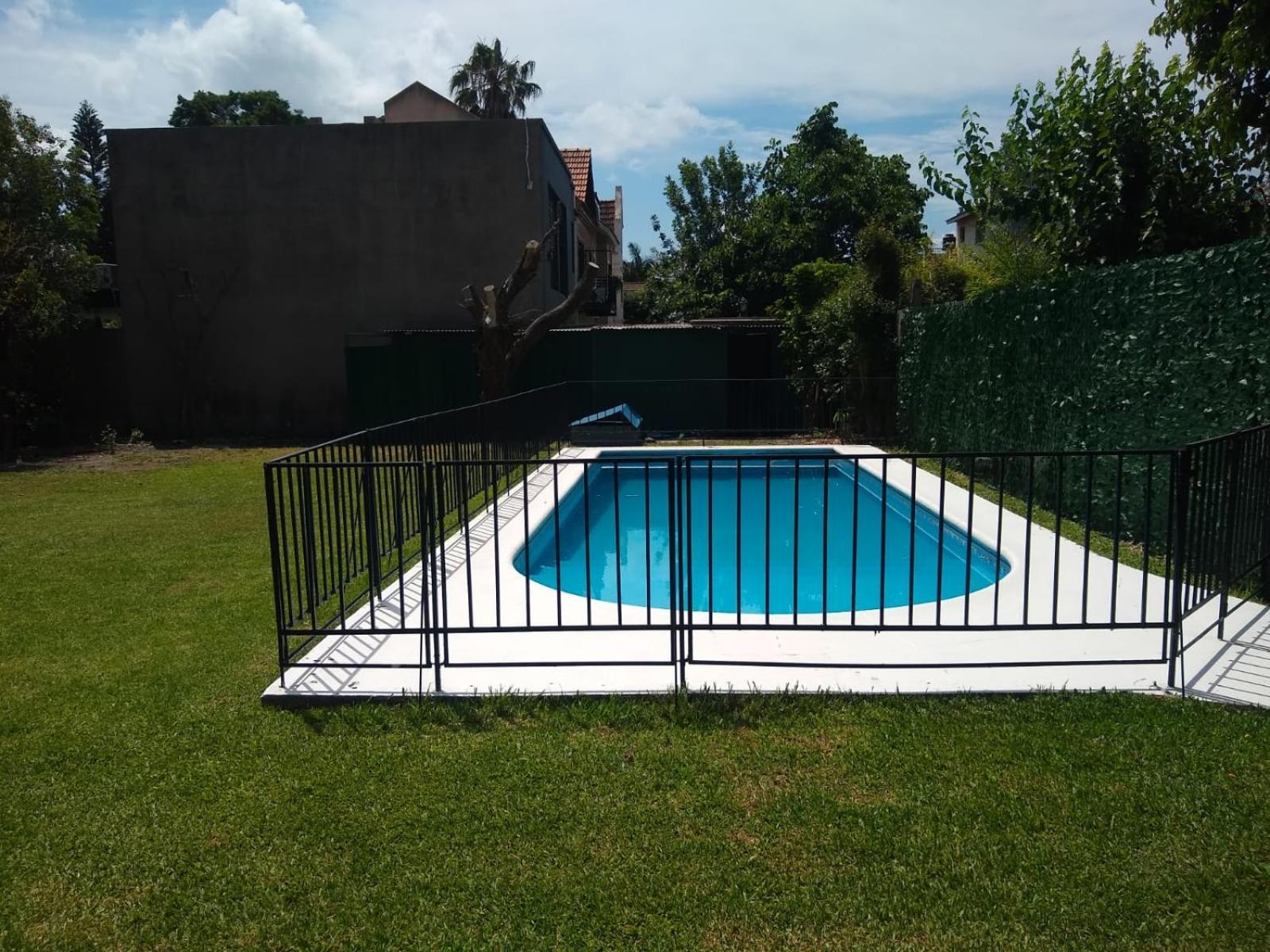 Casa Amplia 5 personas Amplio Jardin y Parrilla Zona Muy Tranquila en Tigre Centro