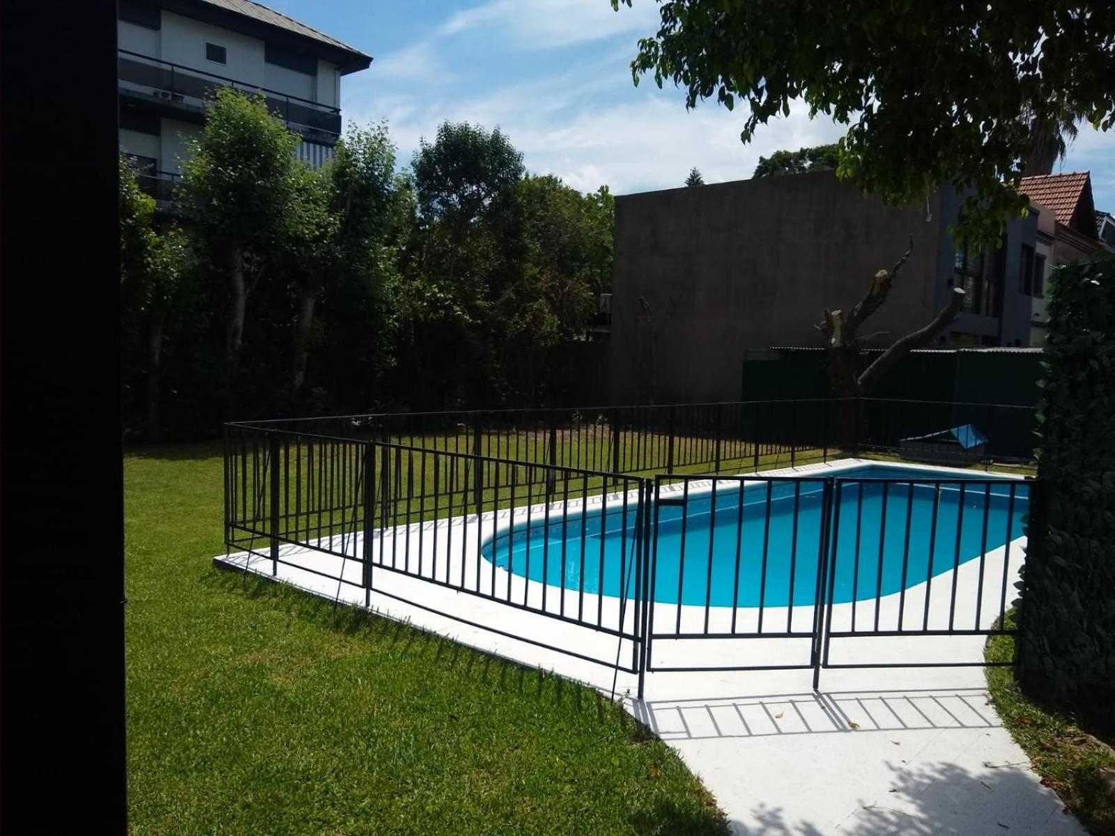 Casa Amplia 5 personas Amplio Jardin y Parrilla Zona Muy Tranquila en Tigre Centro