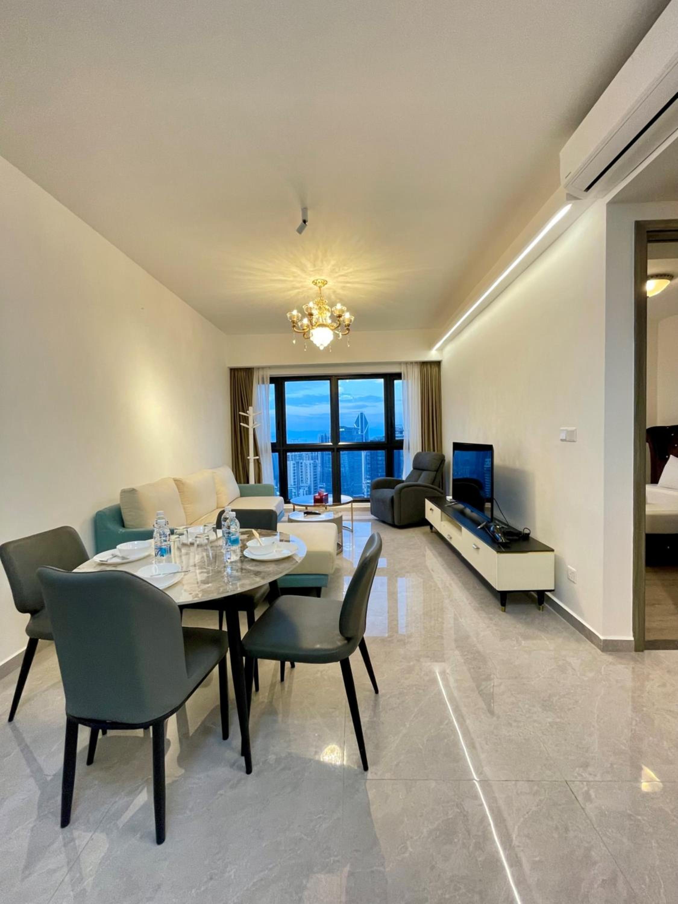 AGILE Infinity Suites TRX By AR