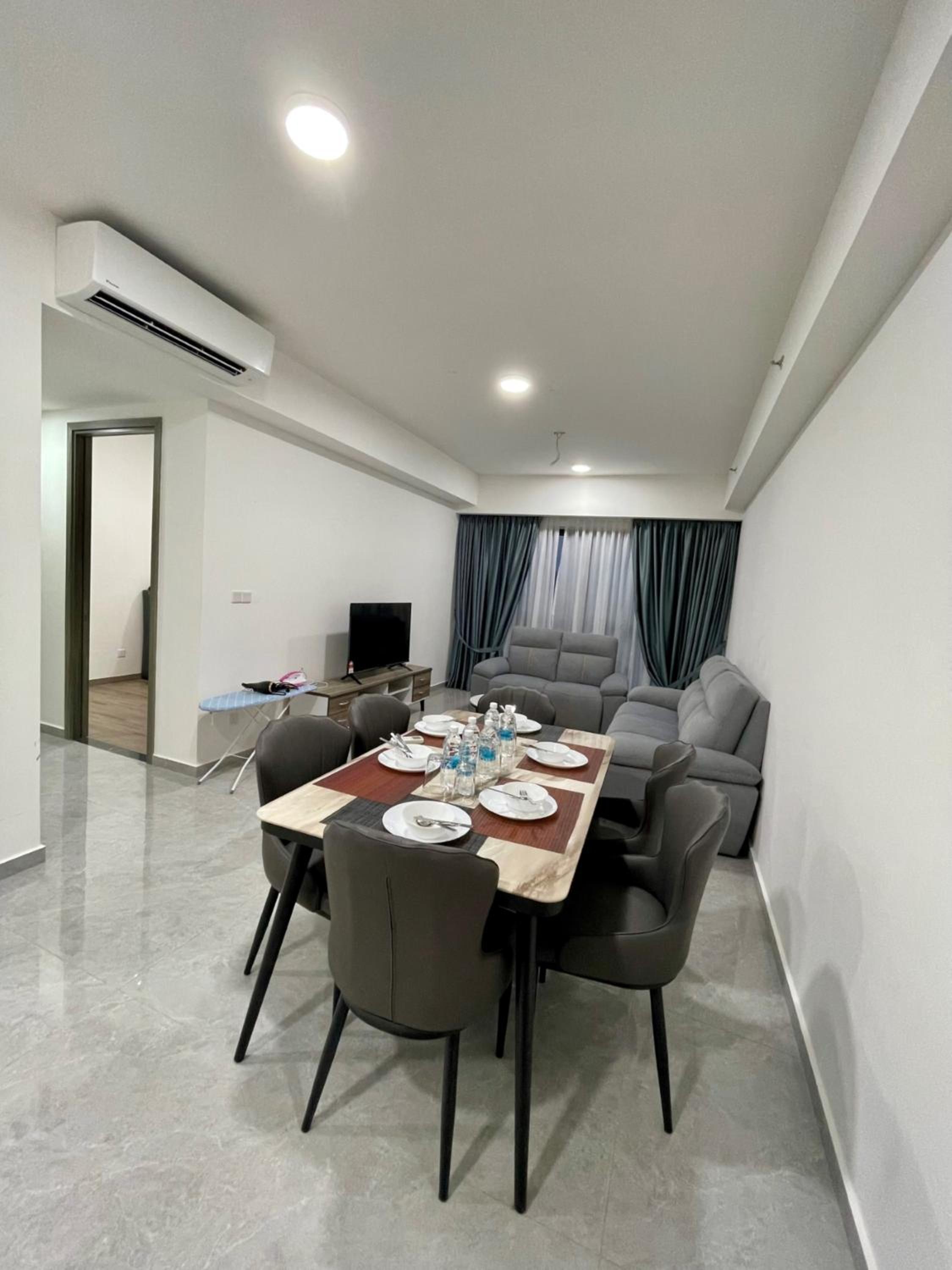 AGILE Infinity Suites TRX By AR