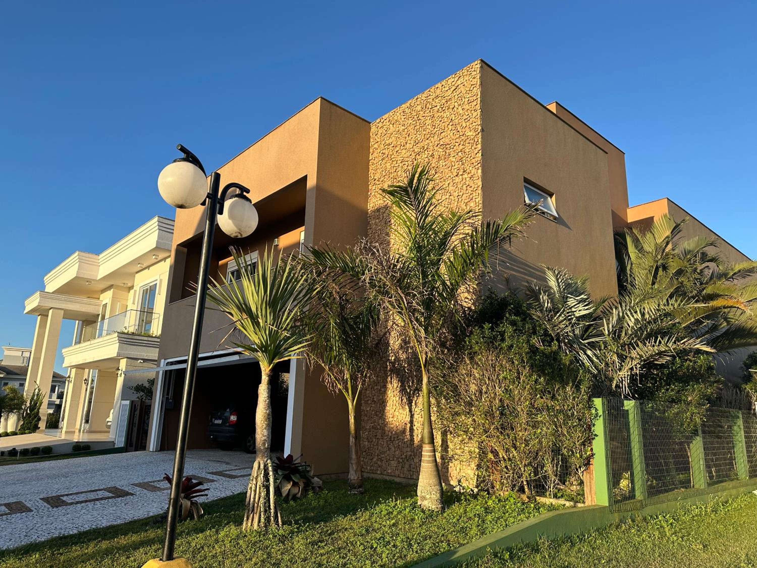 Casa 450m2 Laguna Internacional