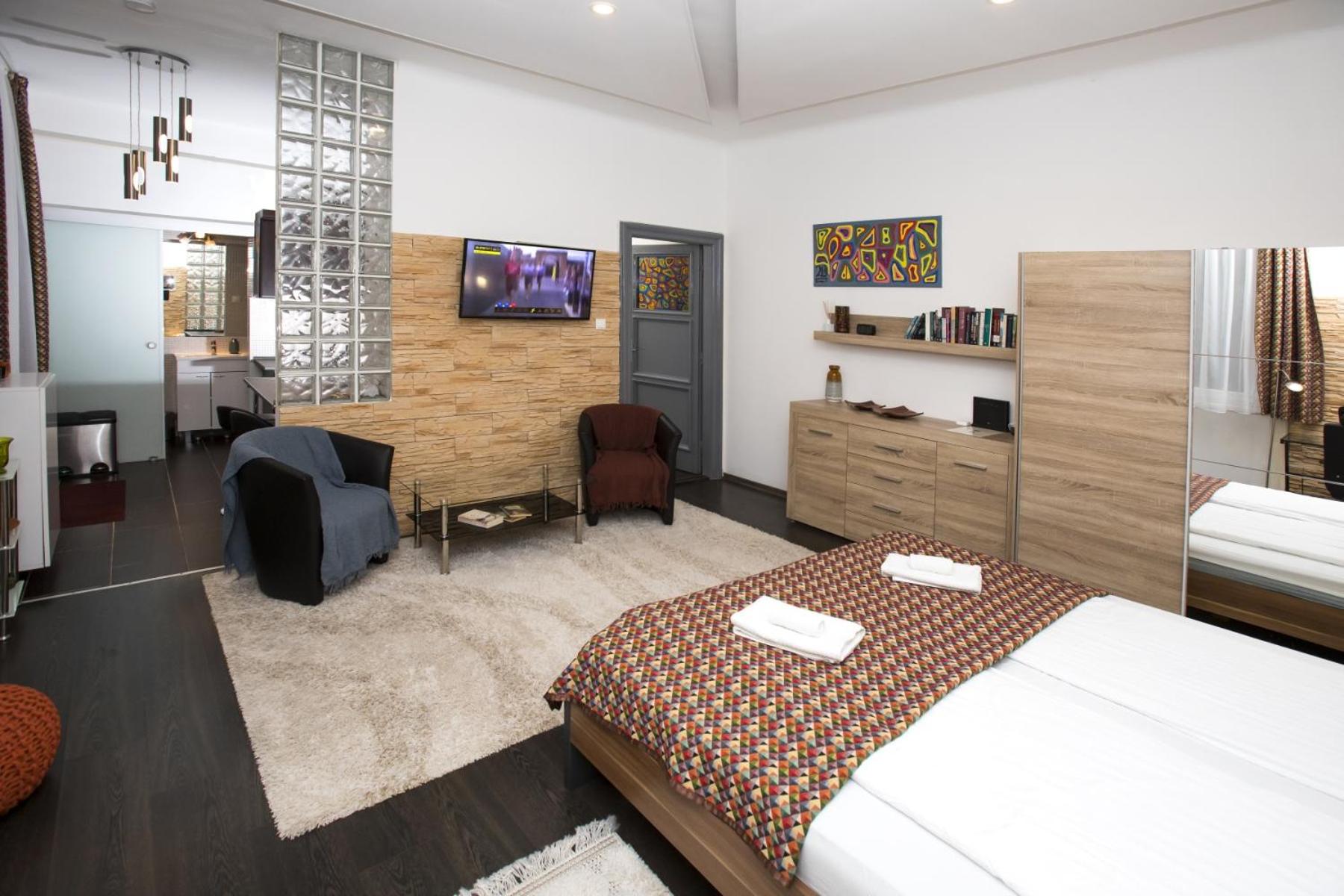 H20 Colors Apartman Budapest view 3