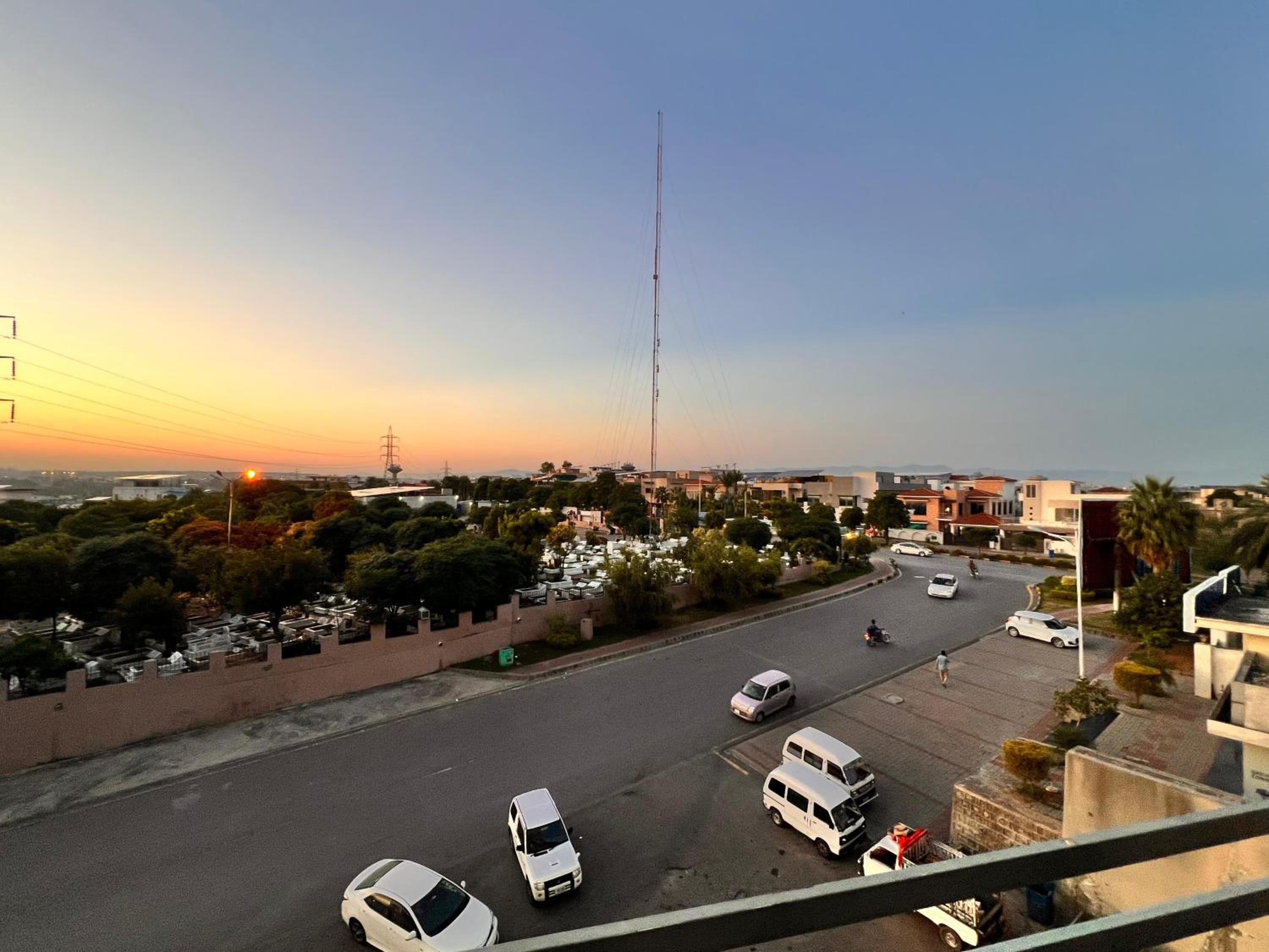 Comfortable Rental Apartments In Bahria Town view 3