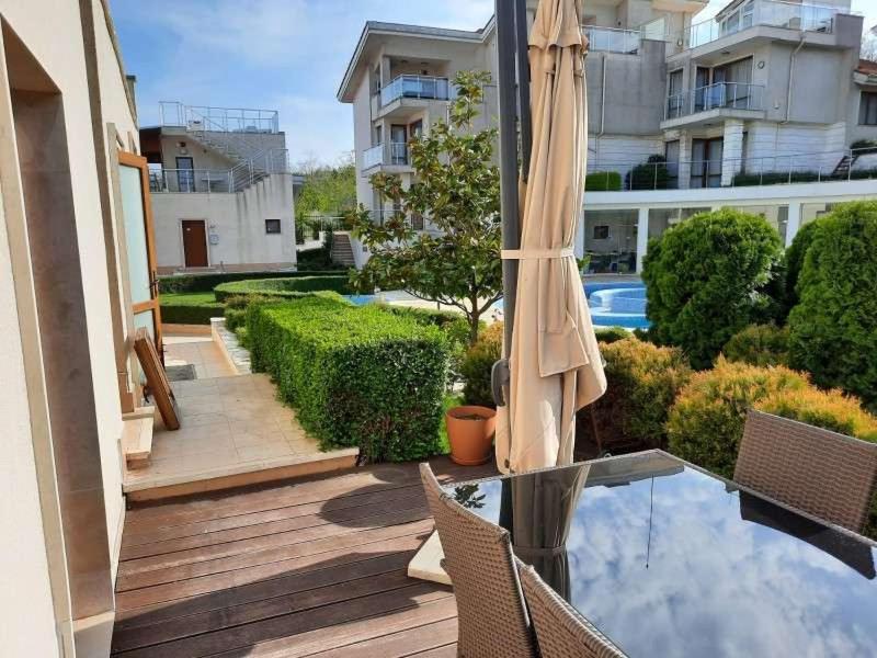 Sunny Villa