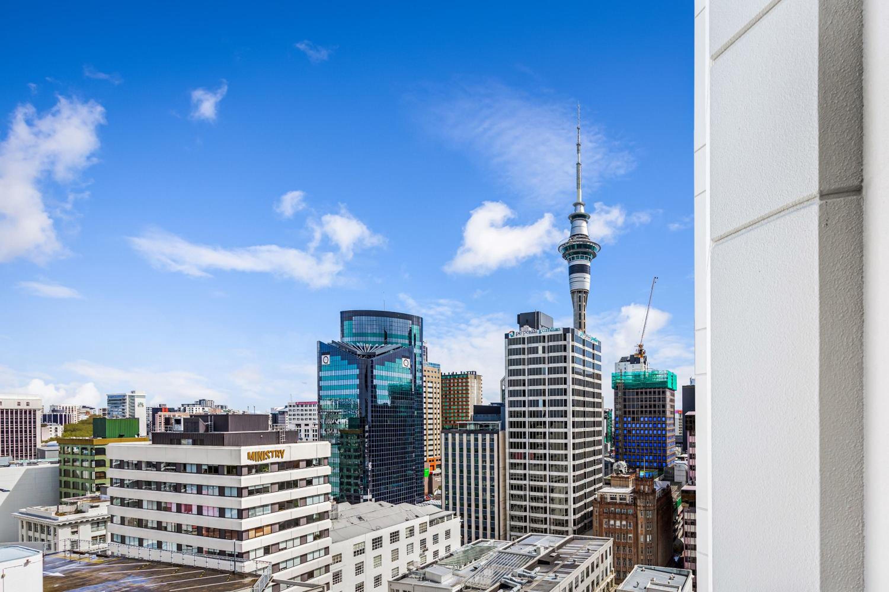 Boutique Apt in the Heart of Auckland Zodiak Stays view 3