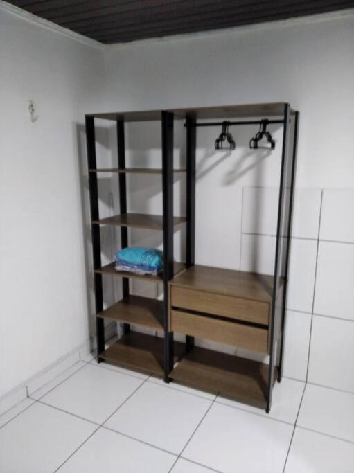 Apartamento bem localizado com garagem