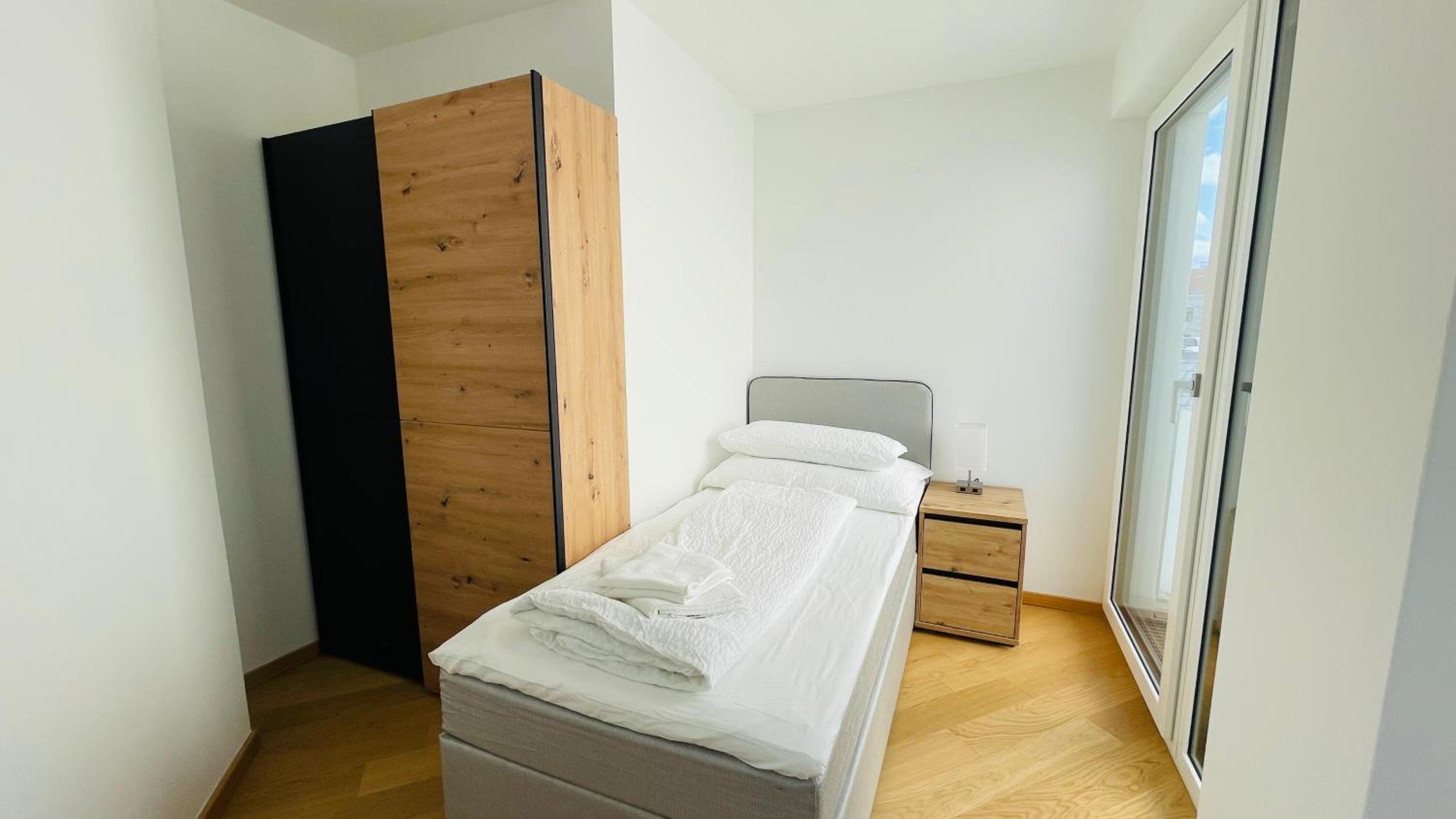 Spacious Penthouse Apartment - 4 rooms for up to 10 guests - contactless check-in