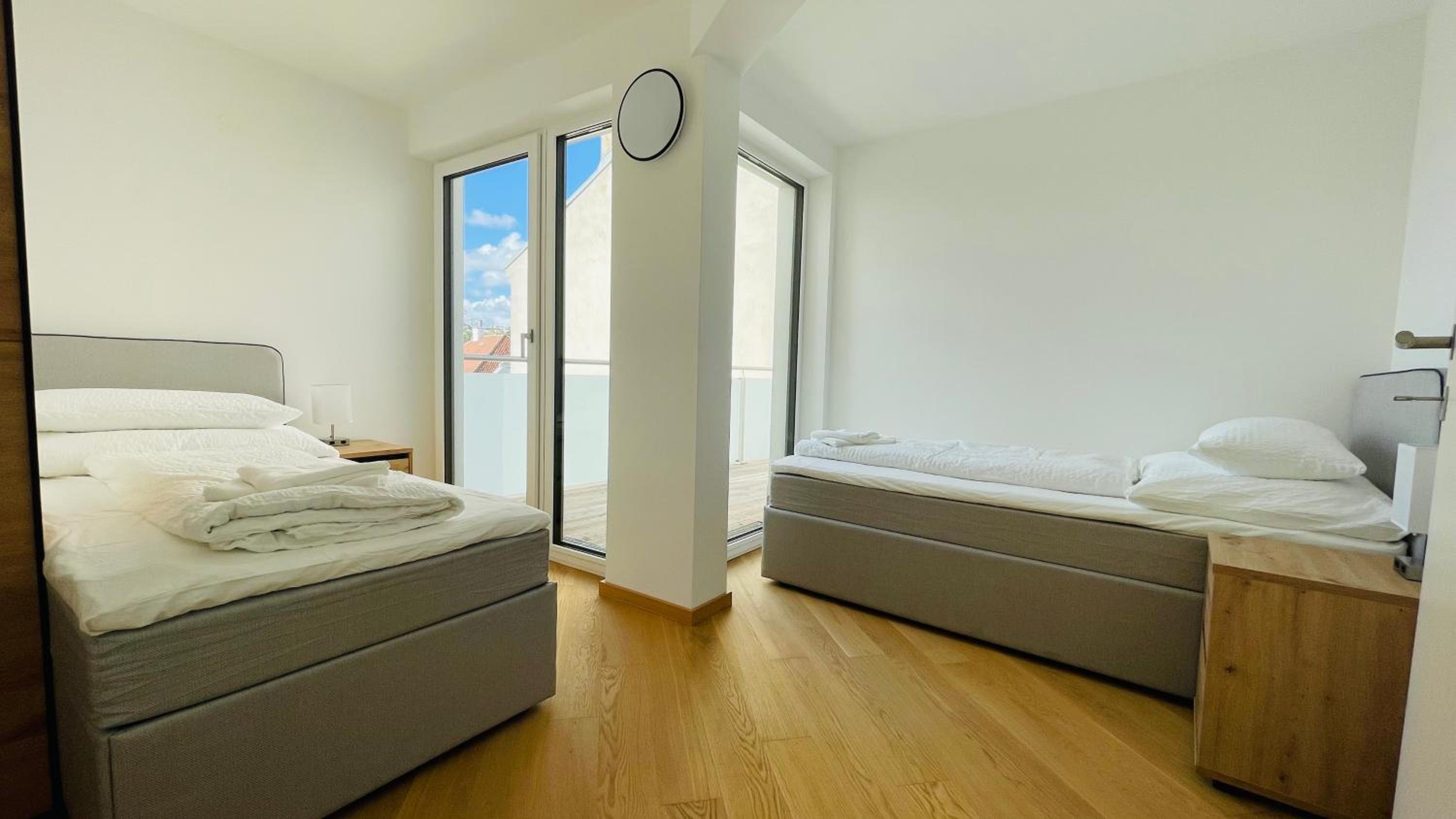 Spacious Penthouse Apartment - 4 rooms for up to 10 guests - contactless check-in