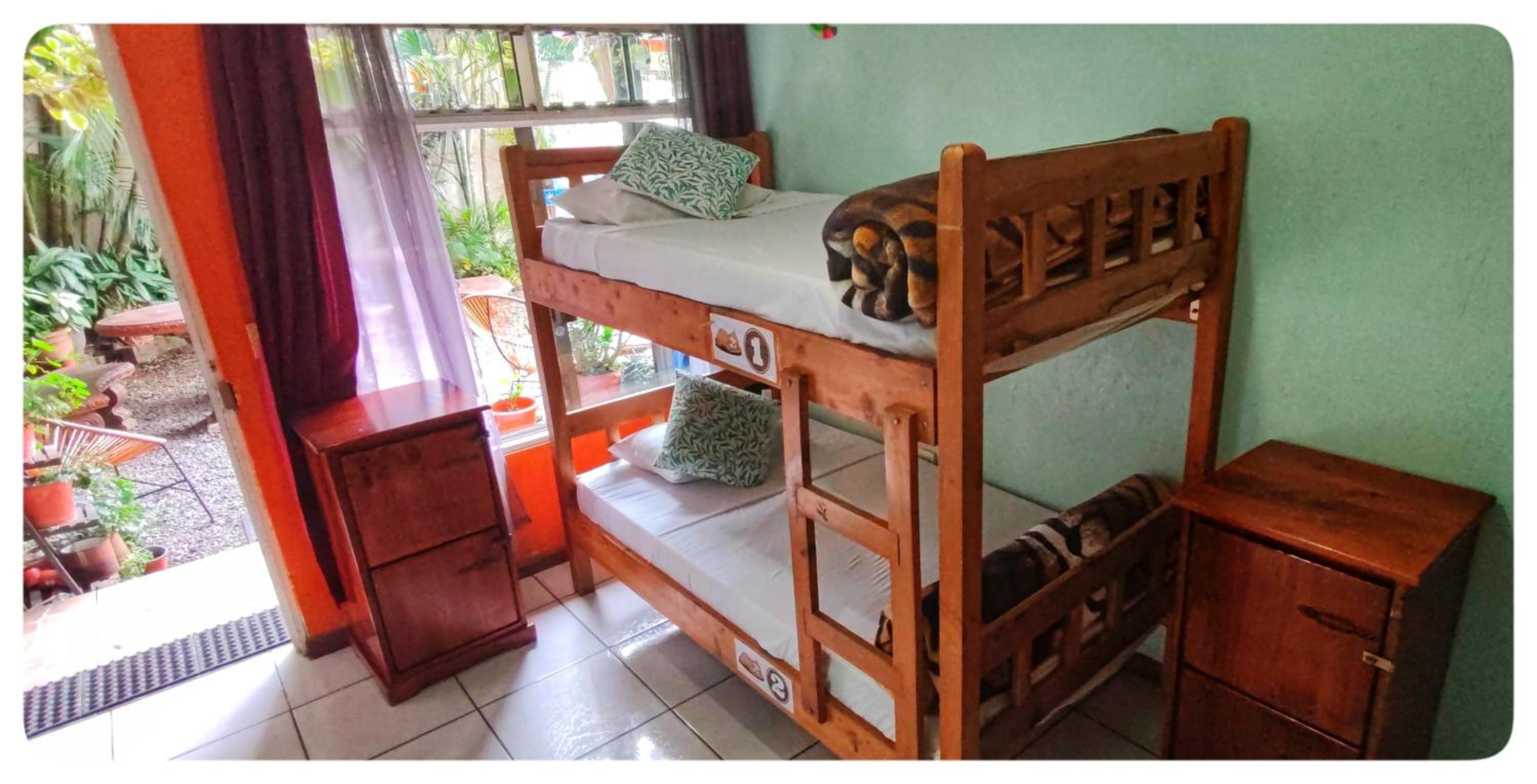 Hotel & Hostel Sloth Backpackers
