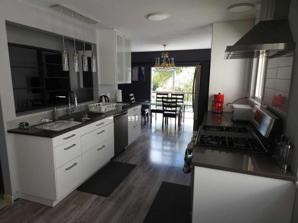 Modern Comfort- Furnished 3-Bedroom Oasis in Vibrant Vancouver