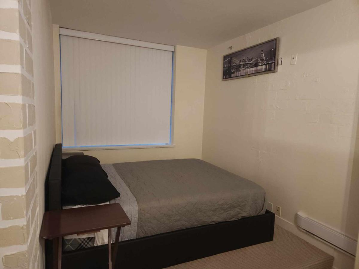Modern Comfort- Furnished 3-Bedroom Oasis in Vibrant Vancouver