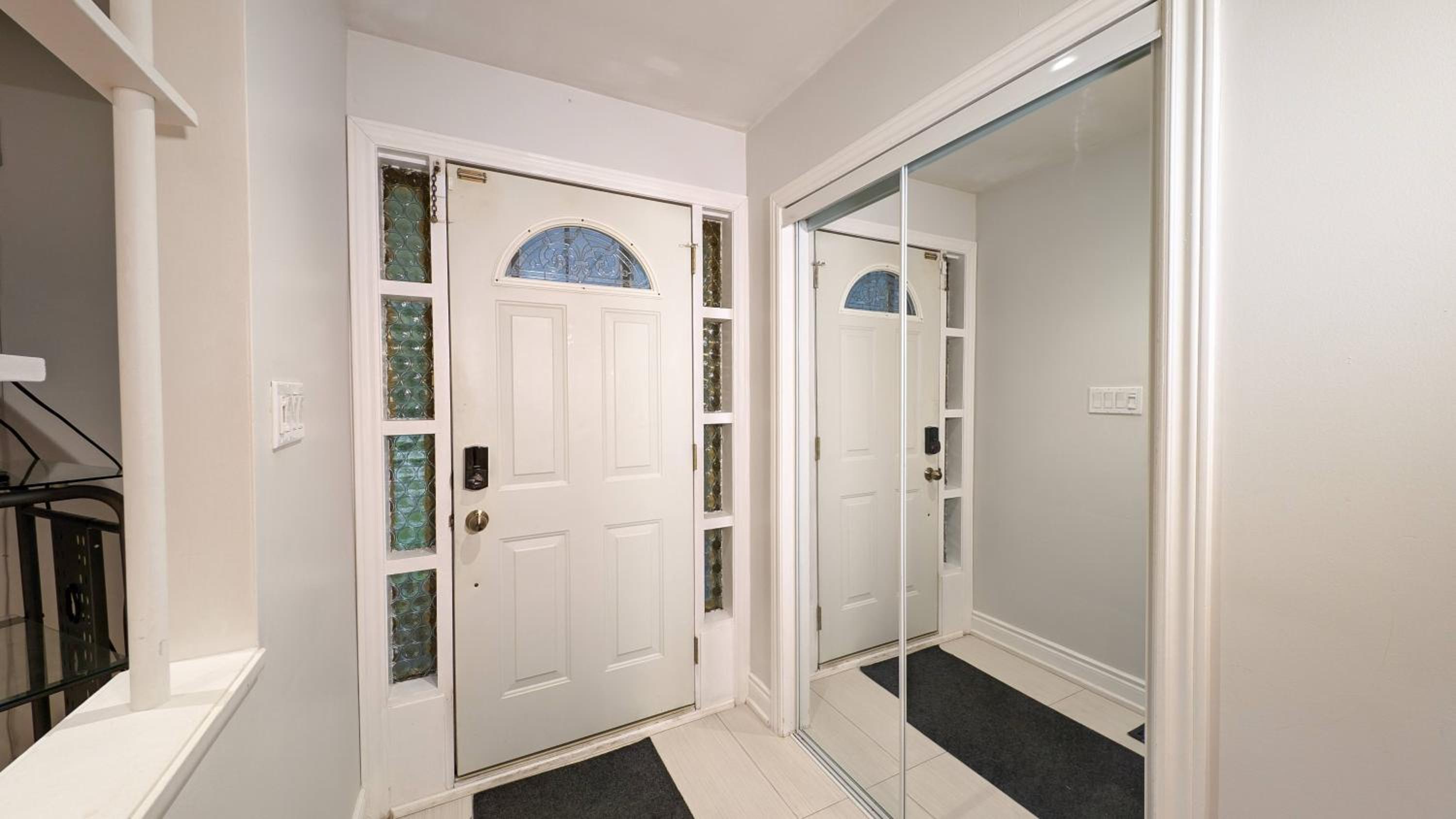 Bright cozy home in Scarborough, Toronto!