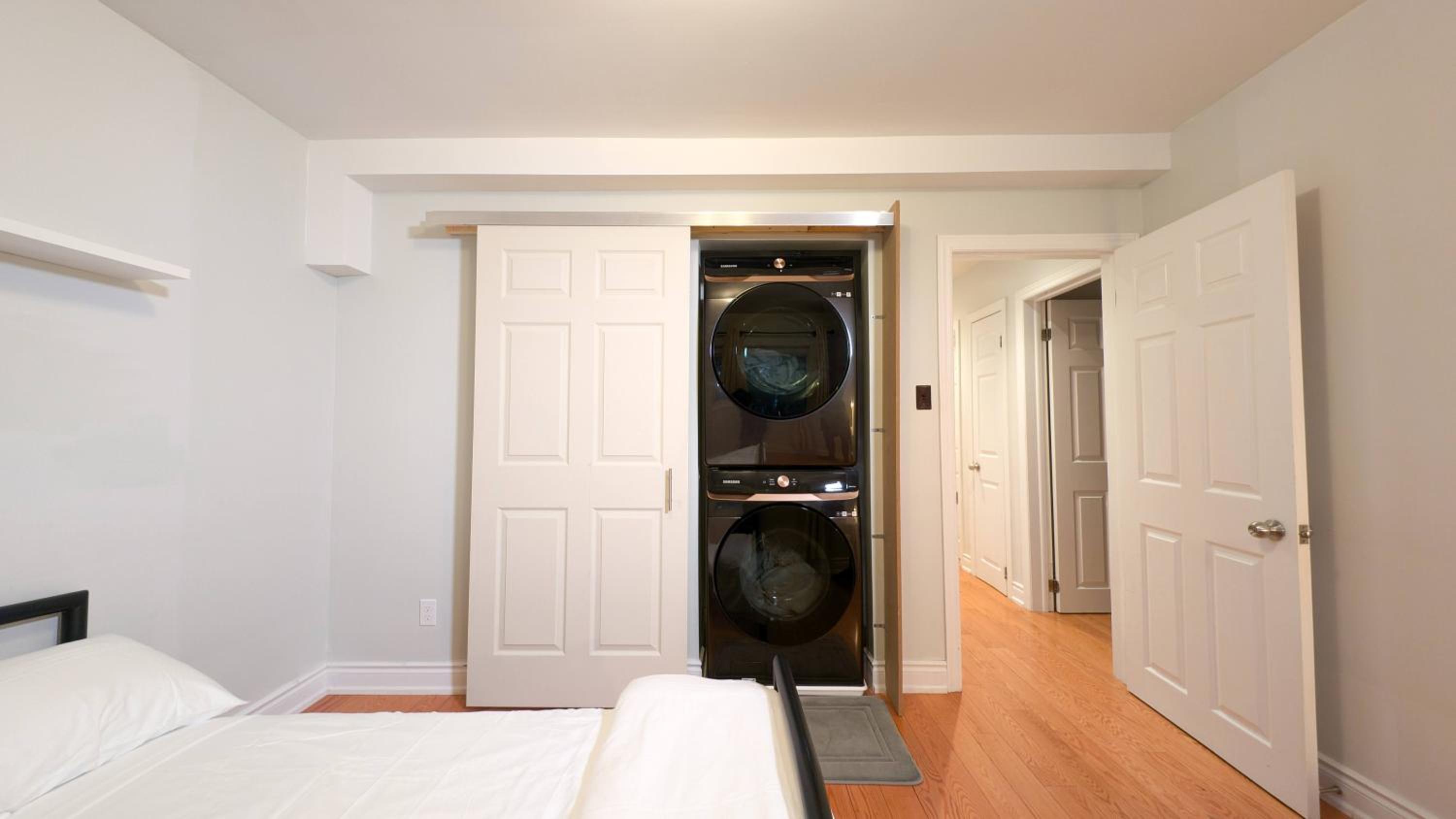 Bright cozy home in Scarborough, Toronto!