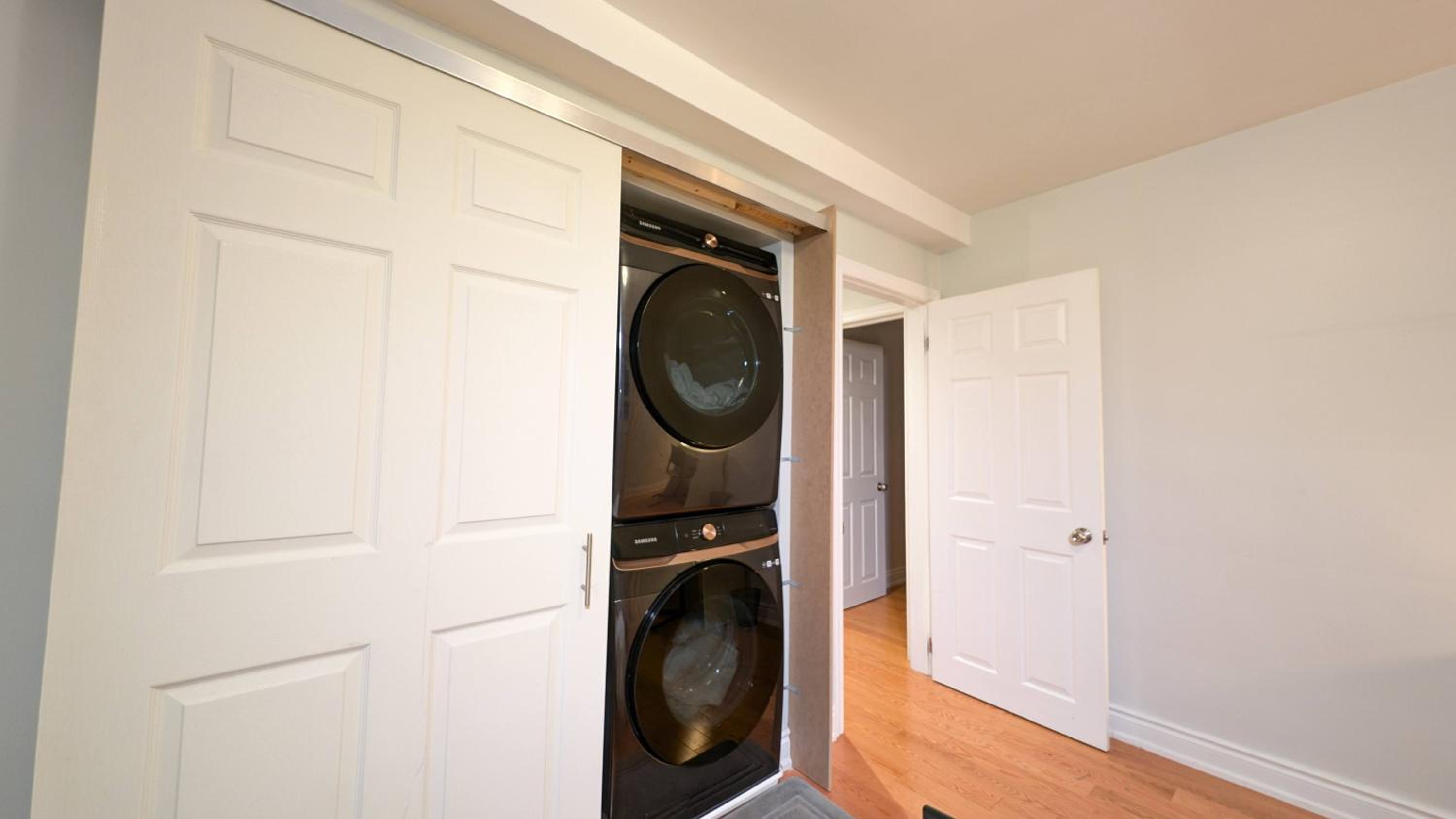 Bright cozy home in Scarborough, Toronto!