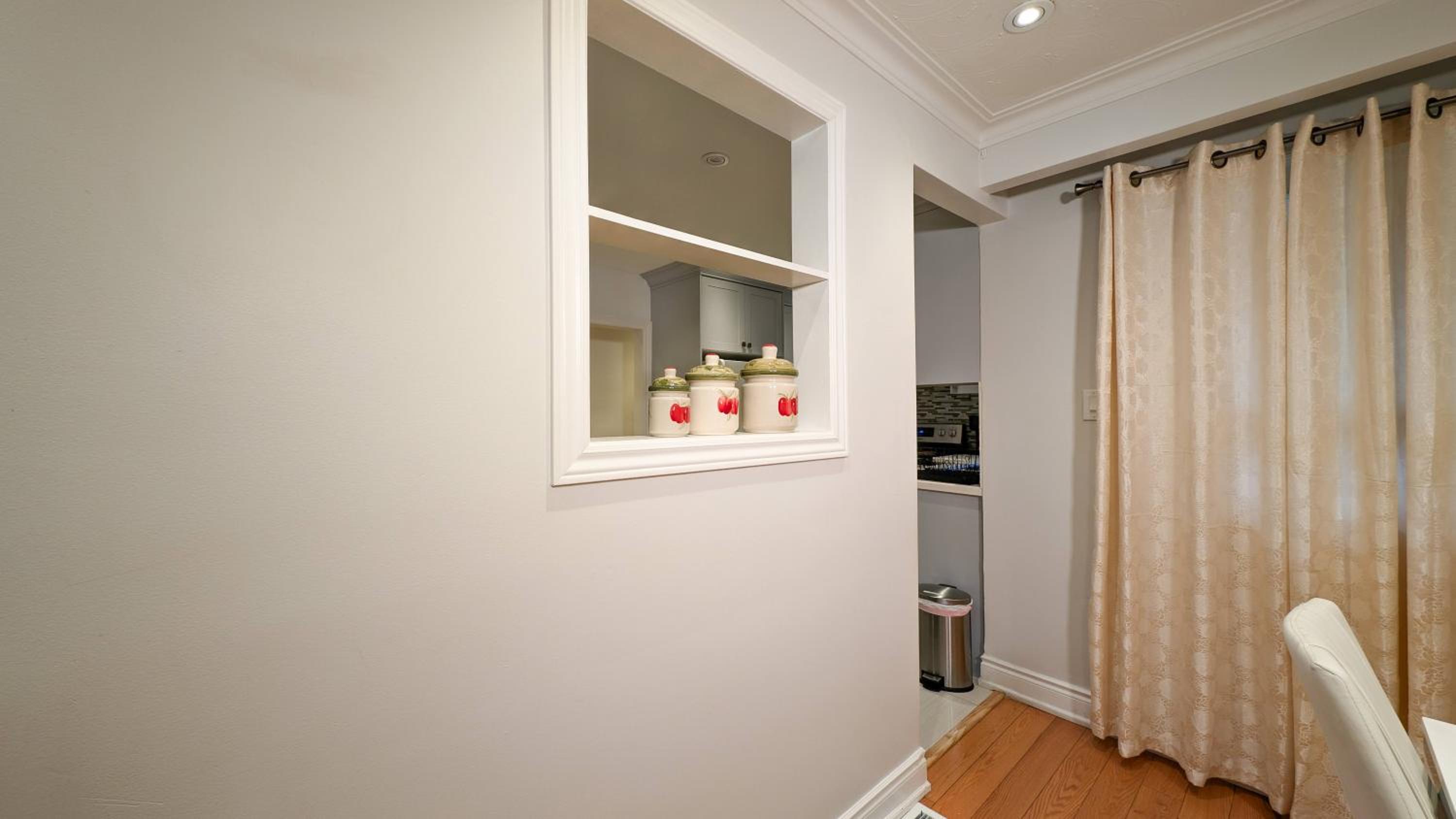 Bright cozy home in Scarborough, Toronto!