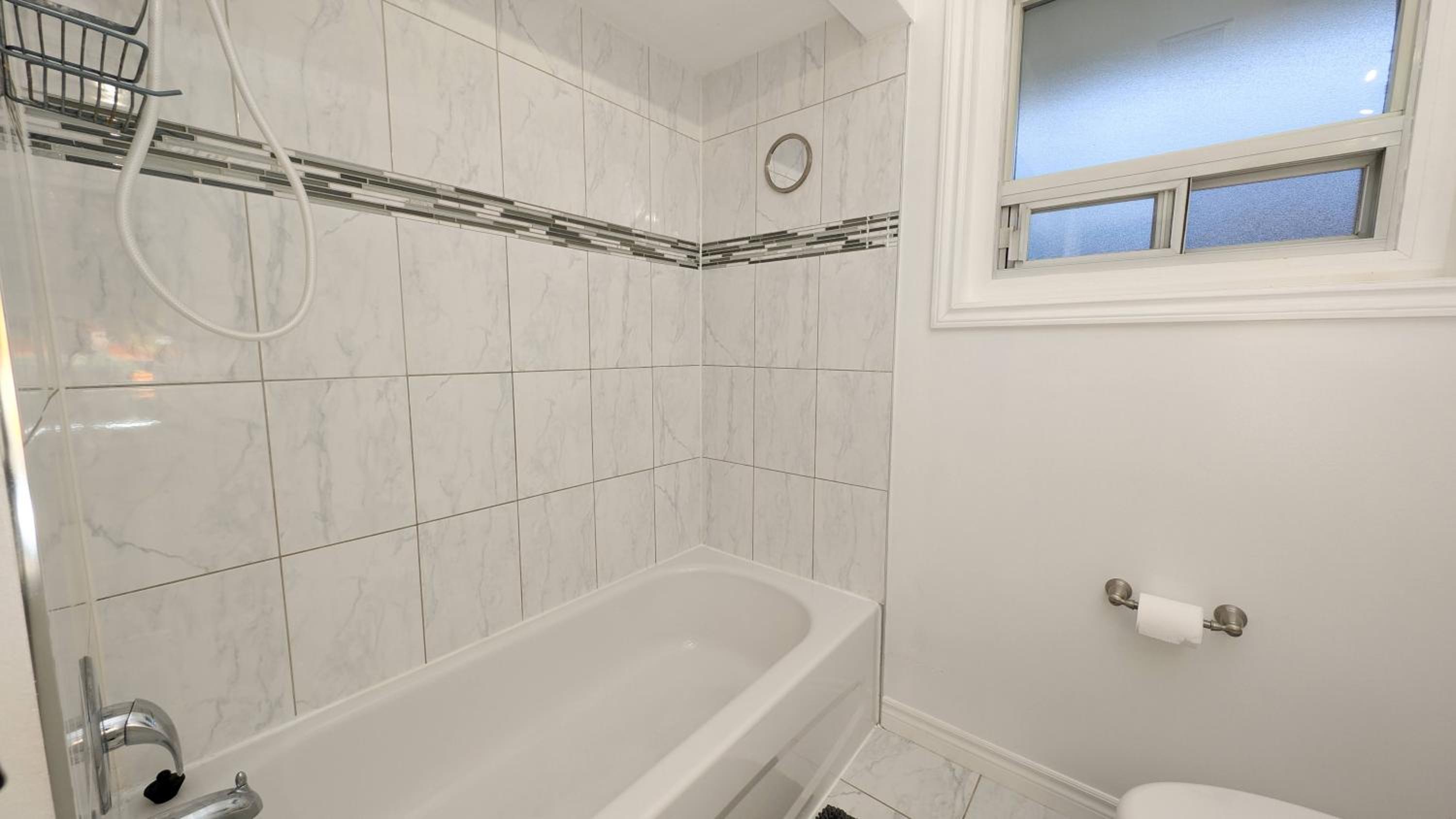 Bright cozy home in Scarborough, Toronto!