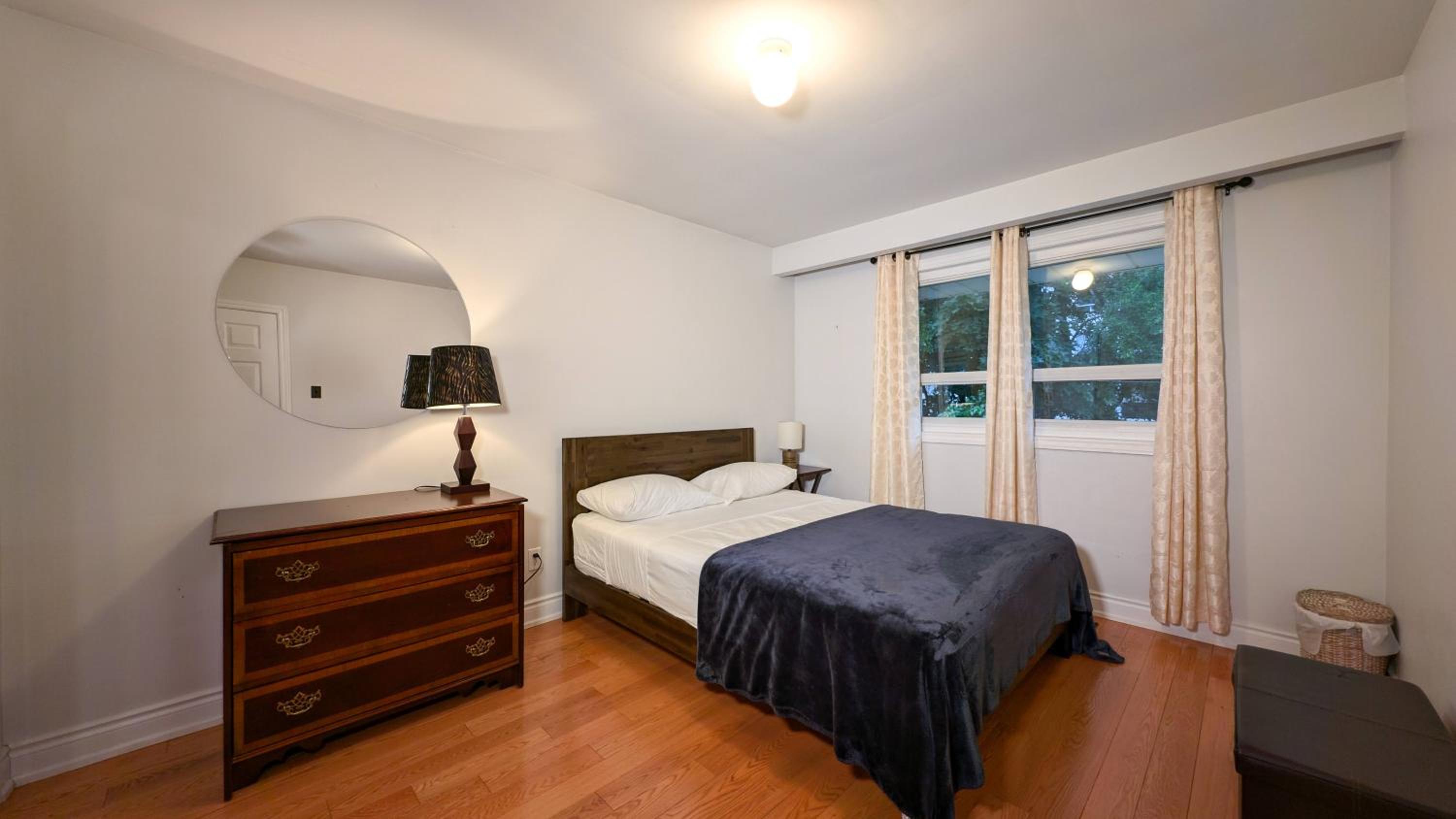 Bright cozy home in Scarborough, Toronto!