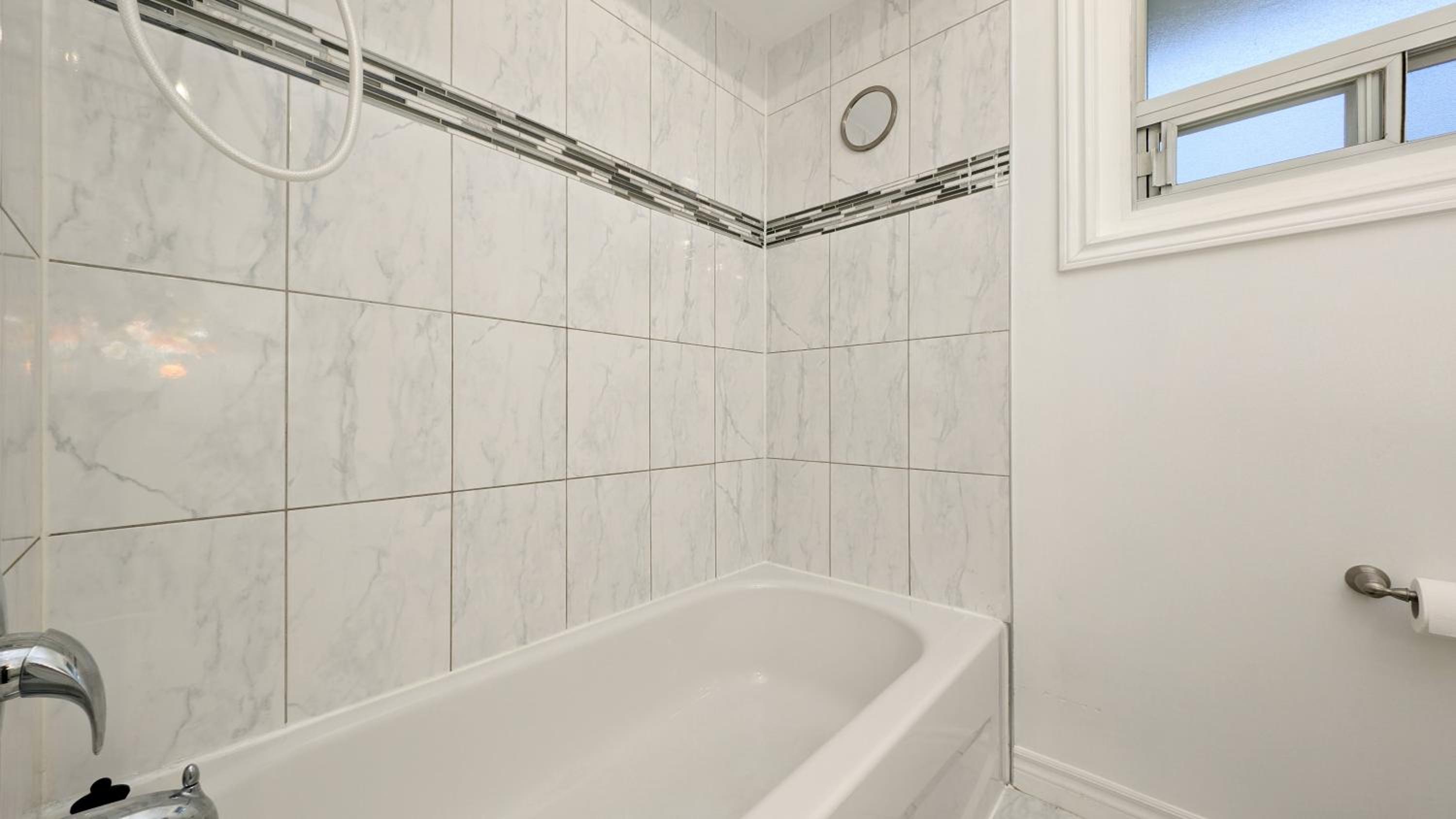 Bright cozy home in Scarborough, Toronto!