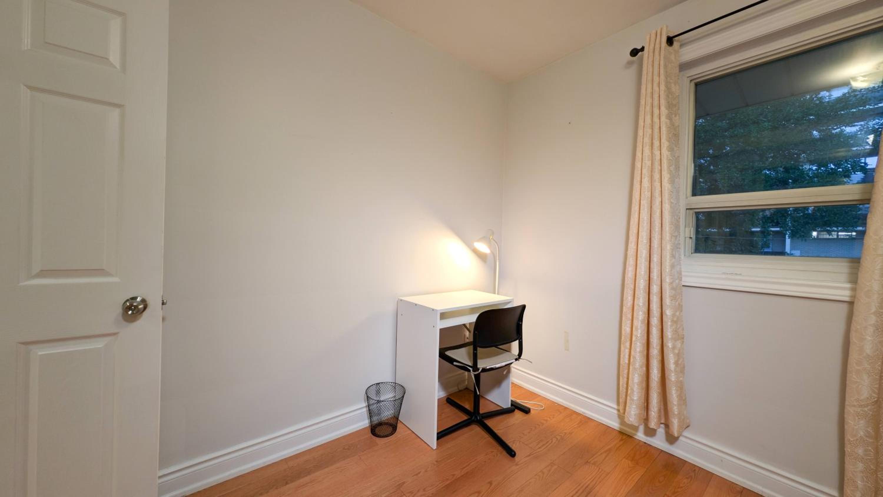 Bright cozy home in Scarborough, Toronto!