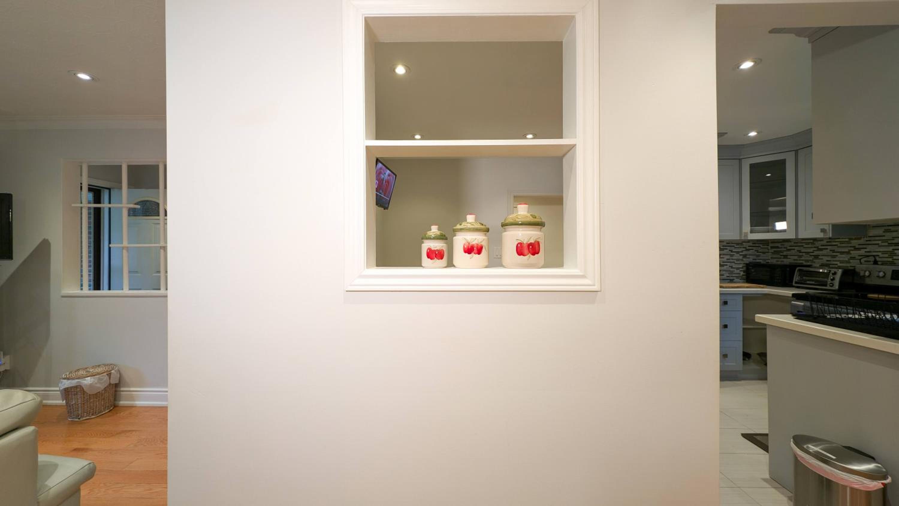 Bright cozy home in Scarborough, Toronto!