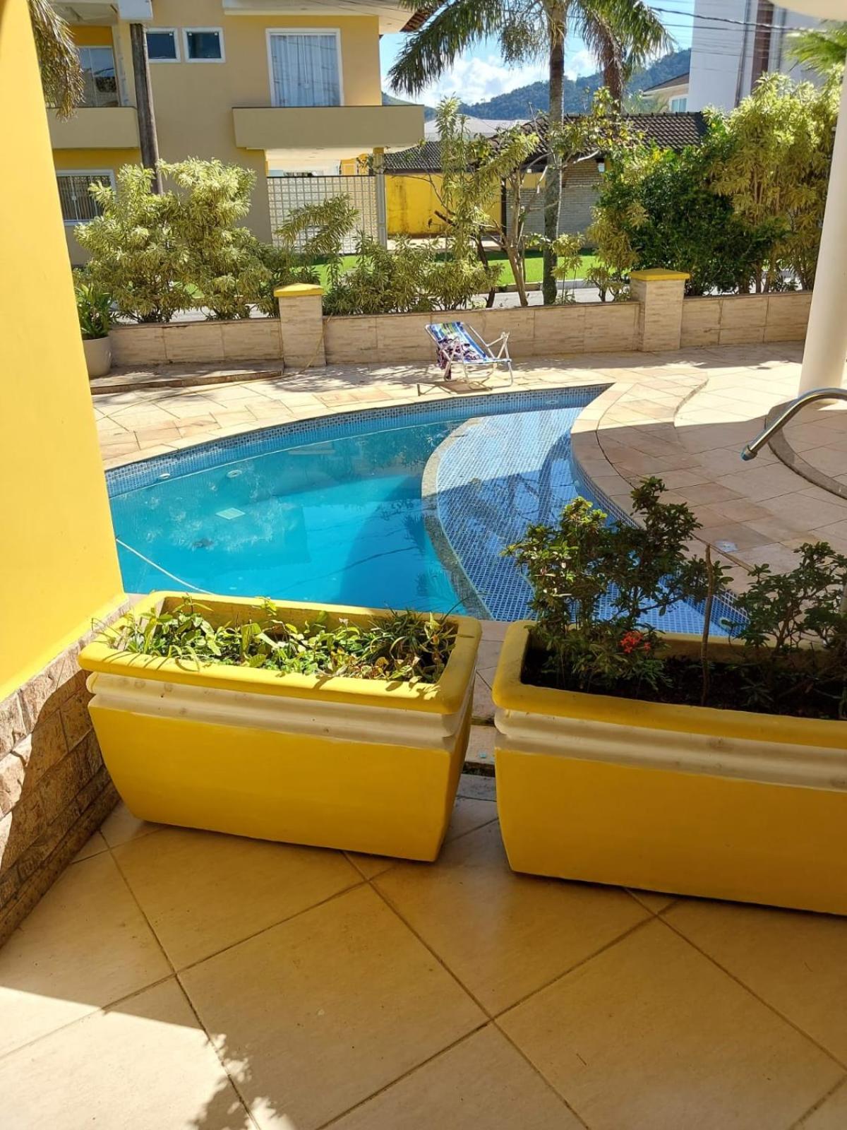 Casa em condomínio com Praia Reservada