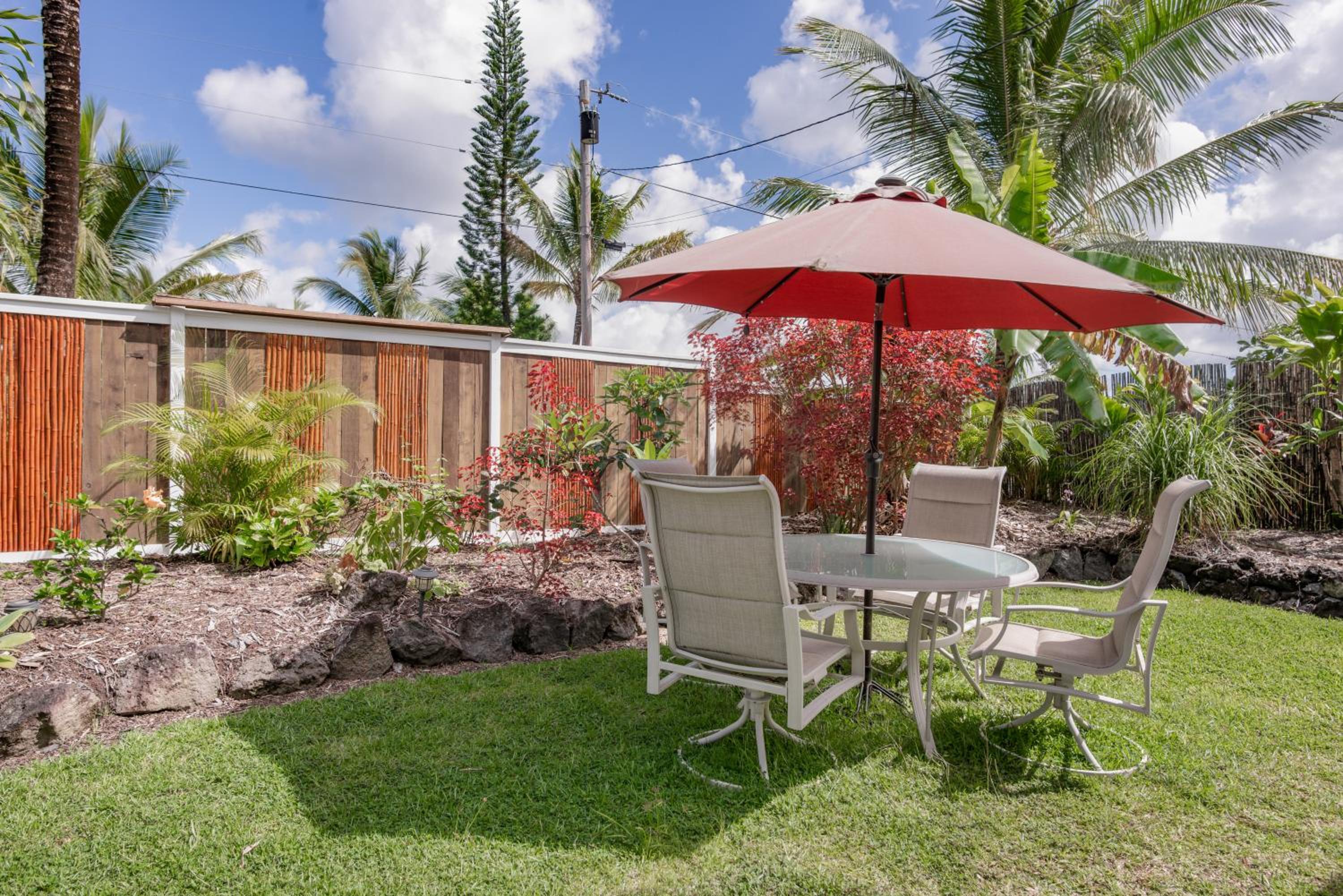 Pahoa Paradise Palms