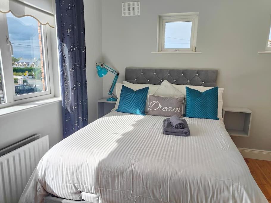 Donabate 5BD Home 10 min to Airport view 4