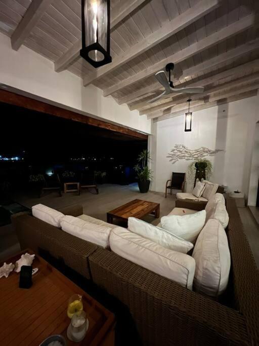Mango House