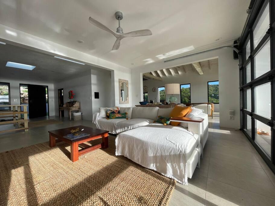 Mango House