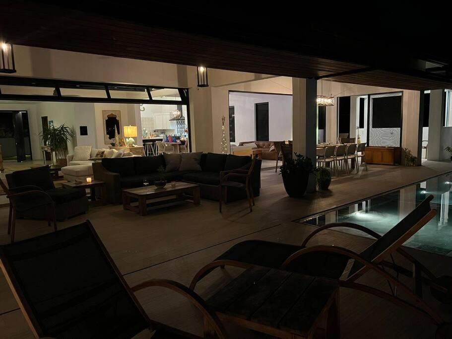 Mango House