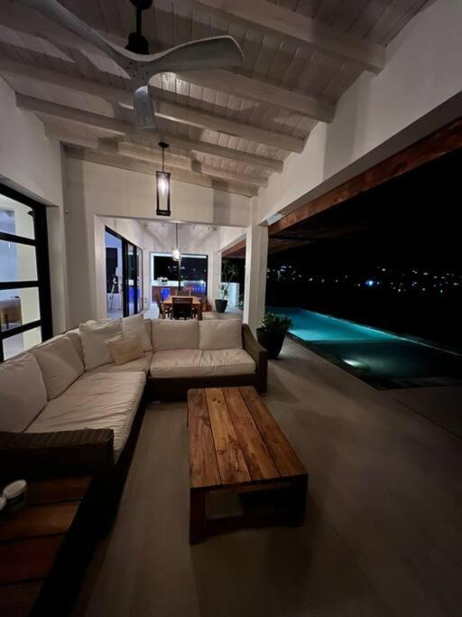 Mango House