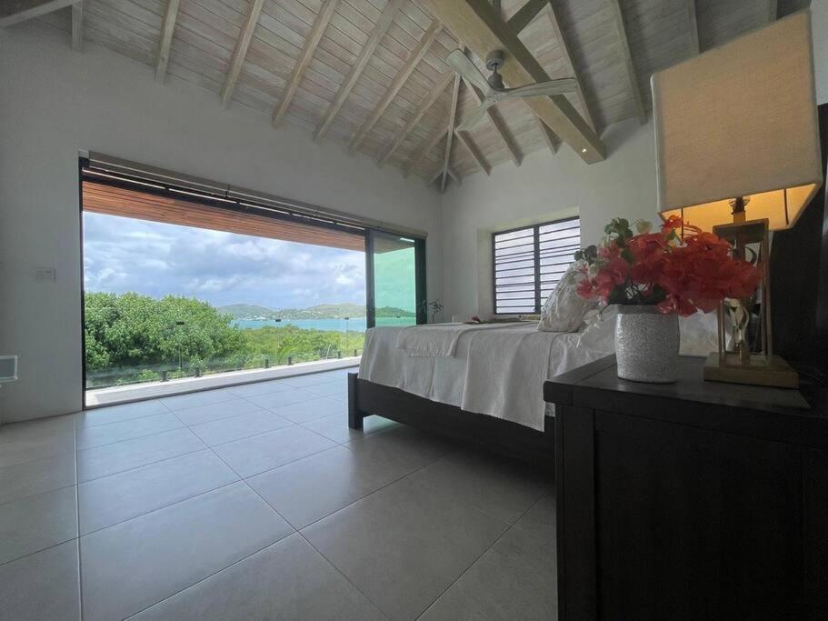 Mango House