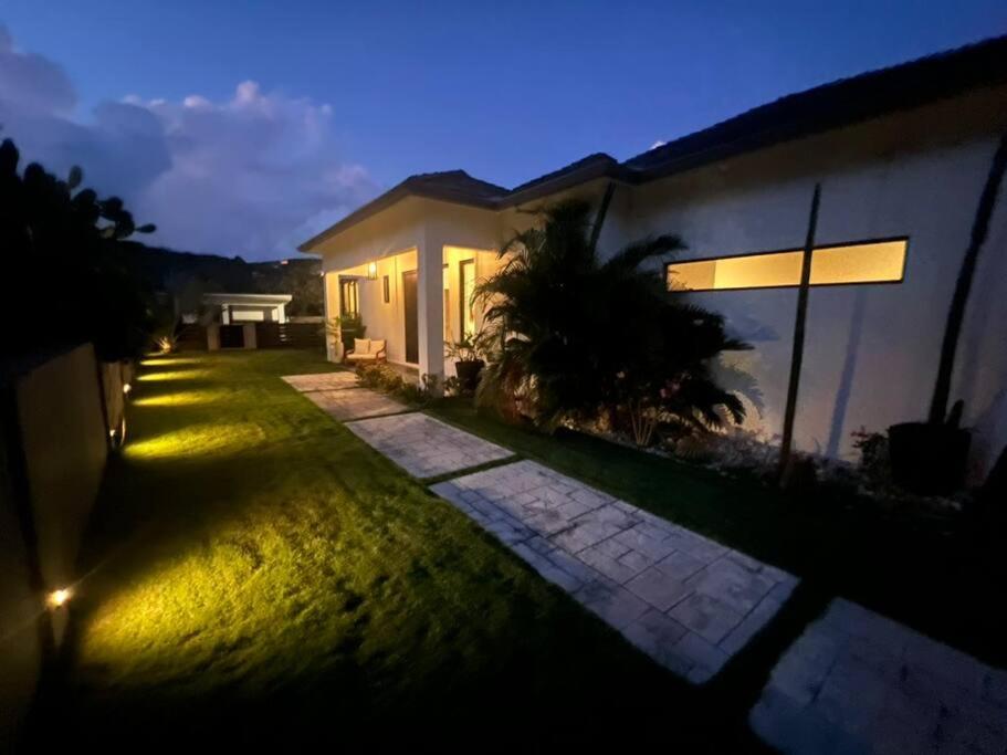 Mango House