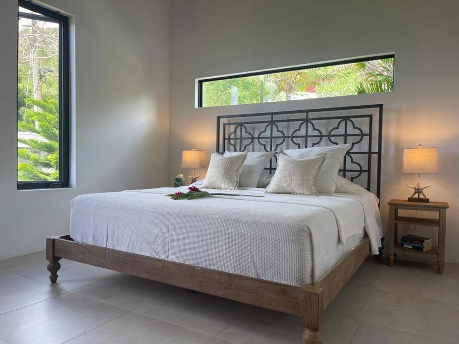 Mango House