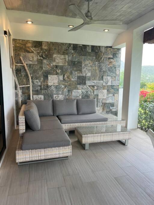 Mango House