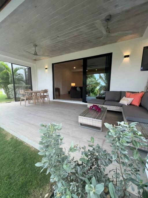 Mango House