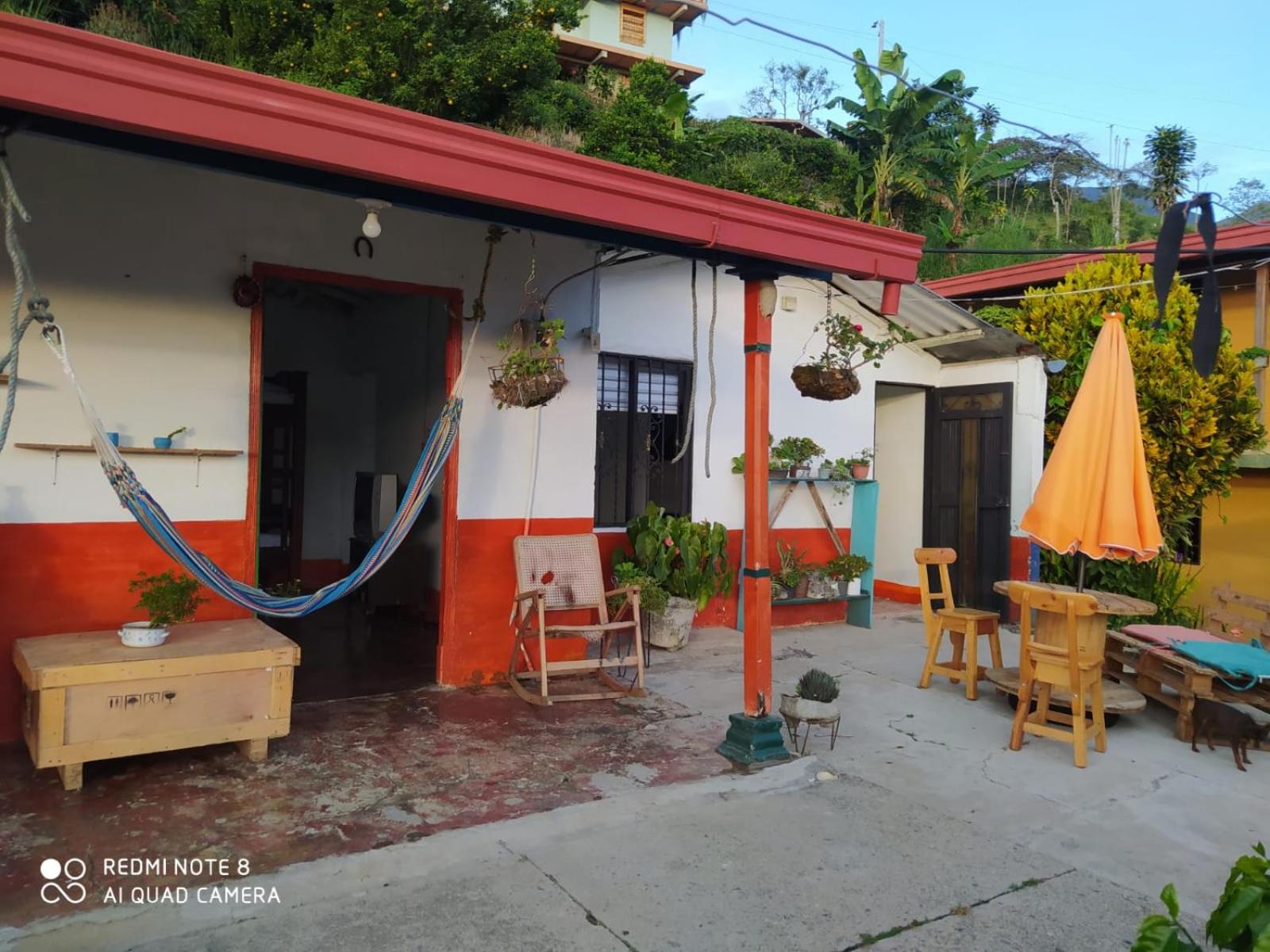 pequeña casa en finca cafetera