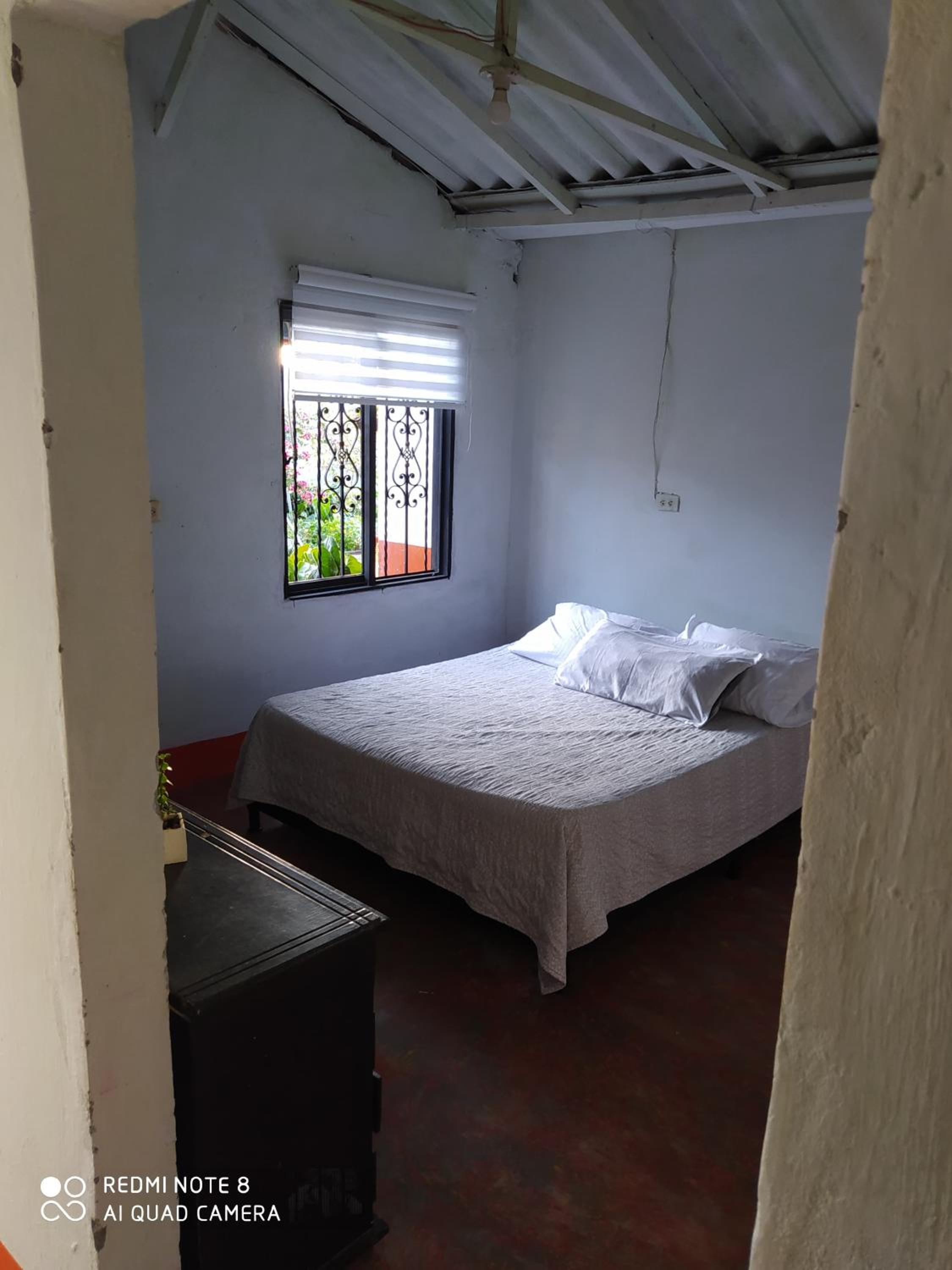 pequeña casa en finca cafetera