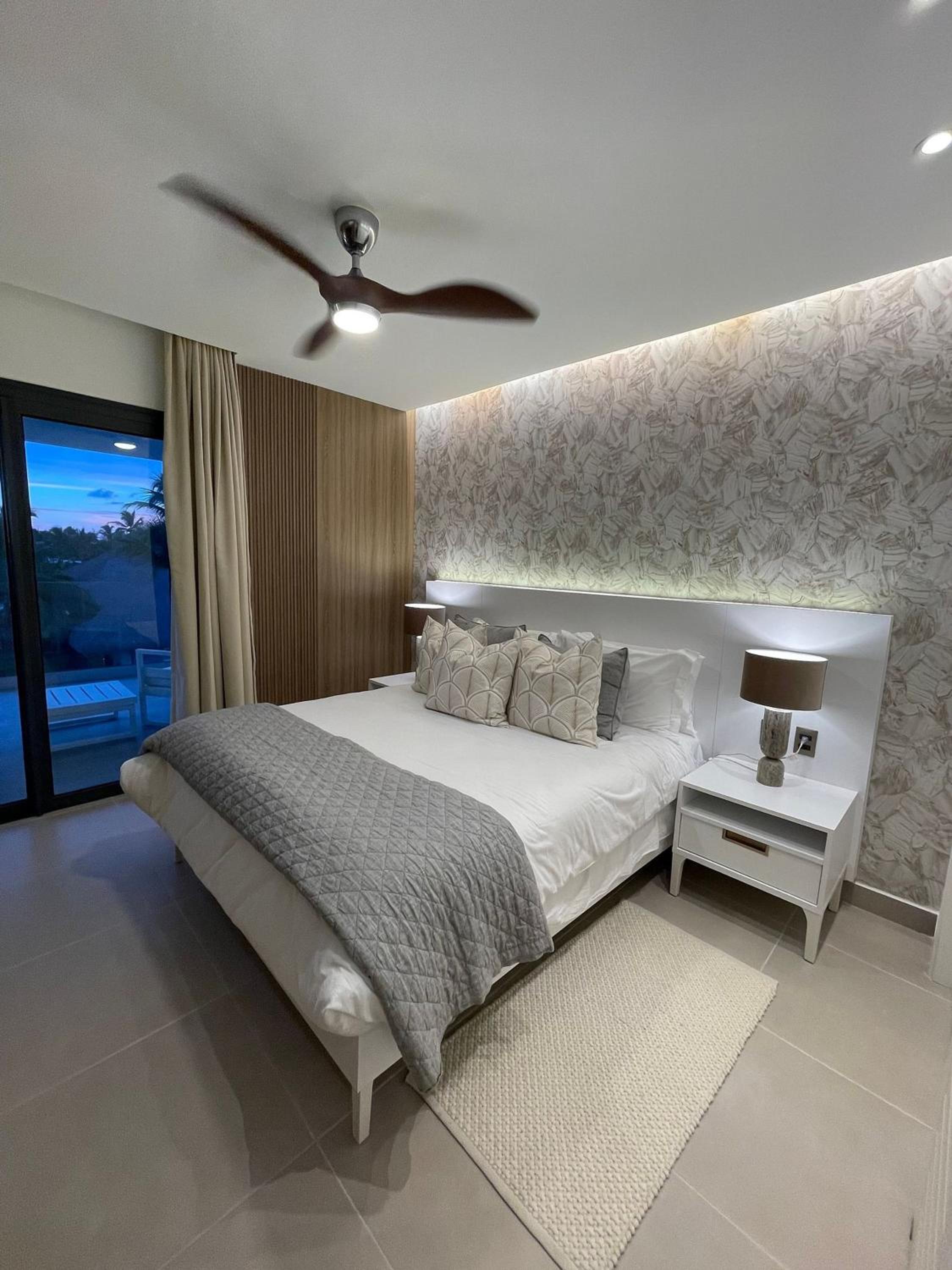 Lujoso, Comodo Penthouse Cerca Playa y Restaurants