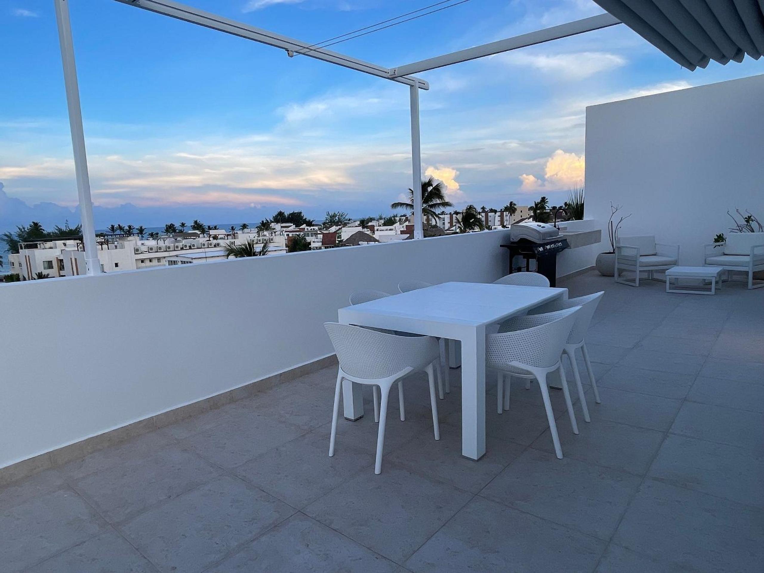 Lujoso, Comodo Penthouse Cerca Playa y Restaurants