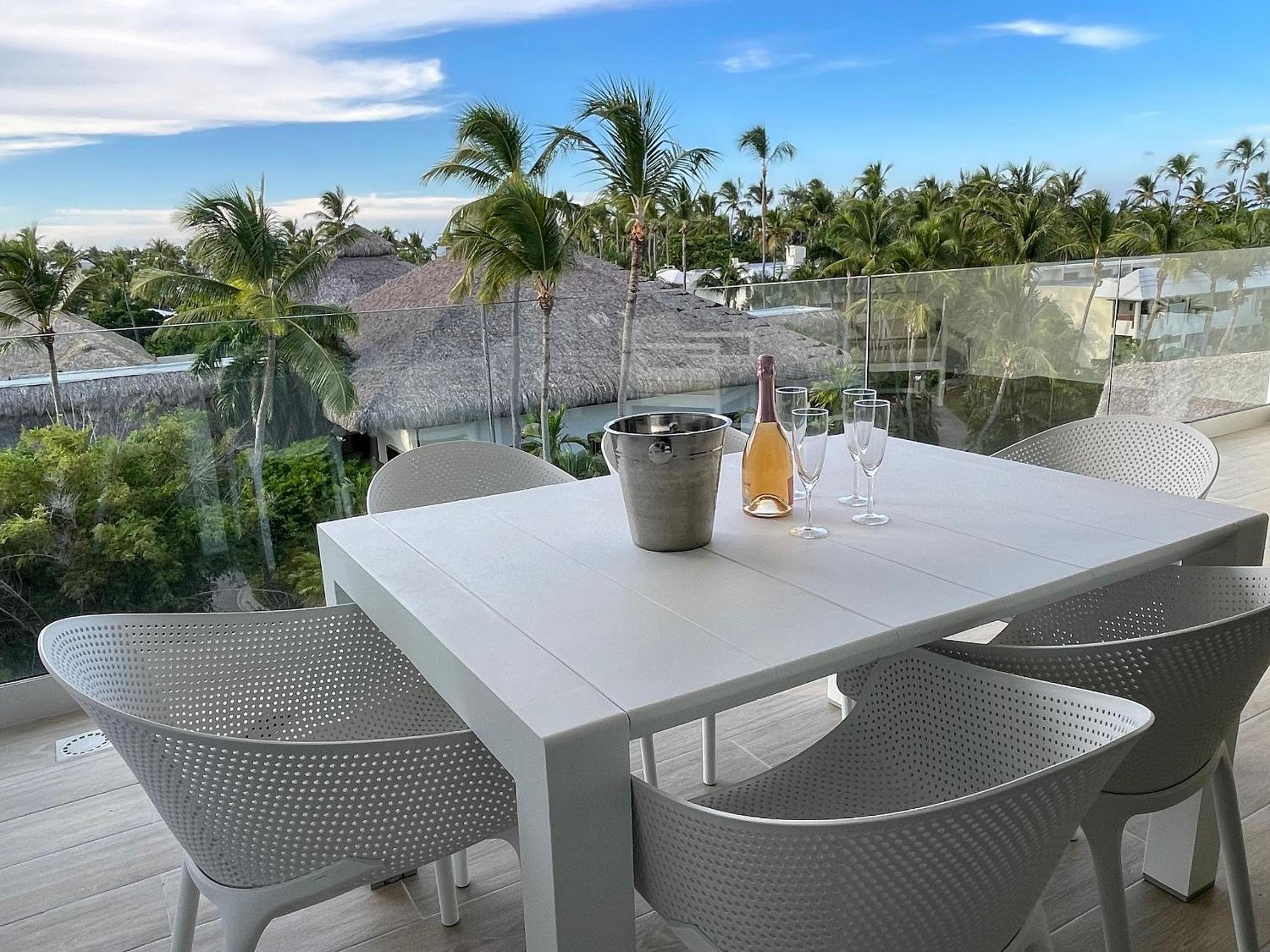 Lujoso, Comodo Penthouse Cerca Playa y Restaurants