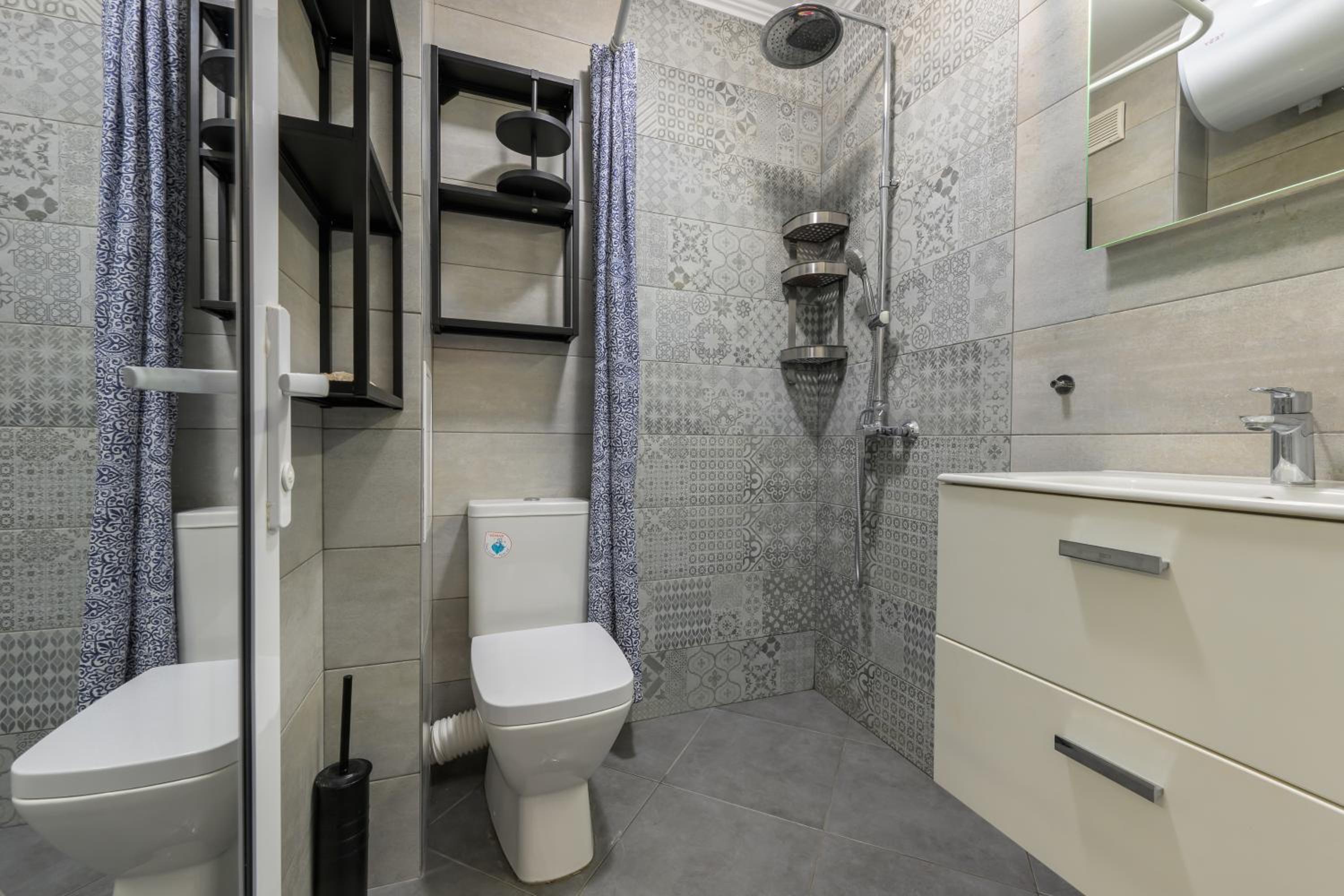 1BR Near Delta Mall Varna-Terrace&Private Parking