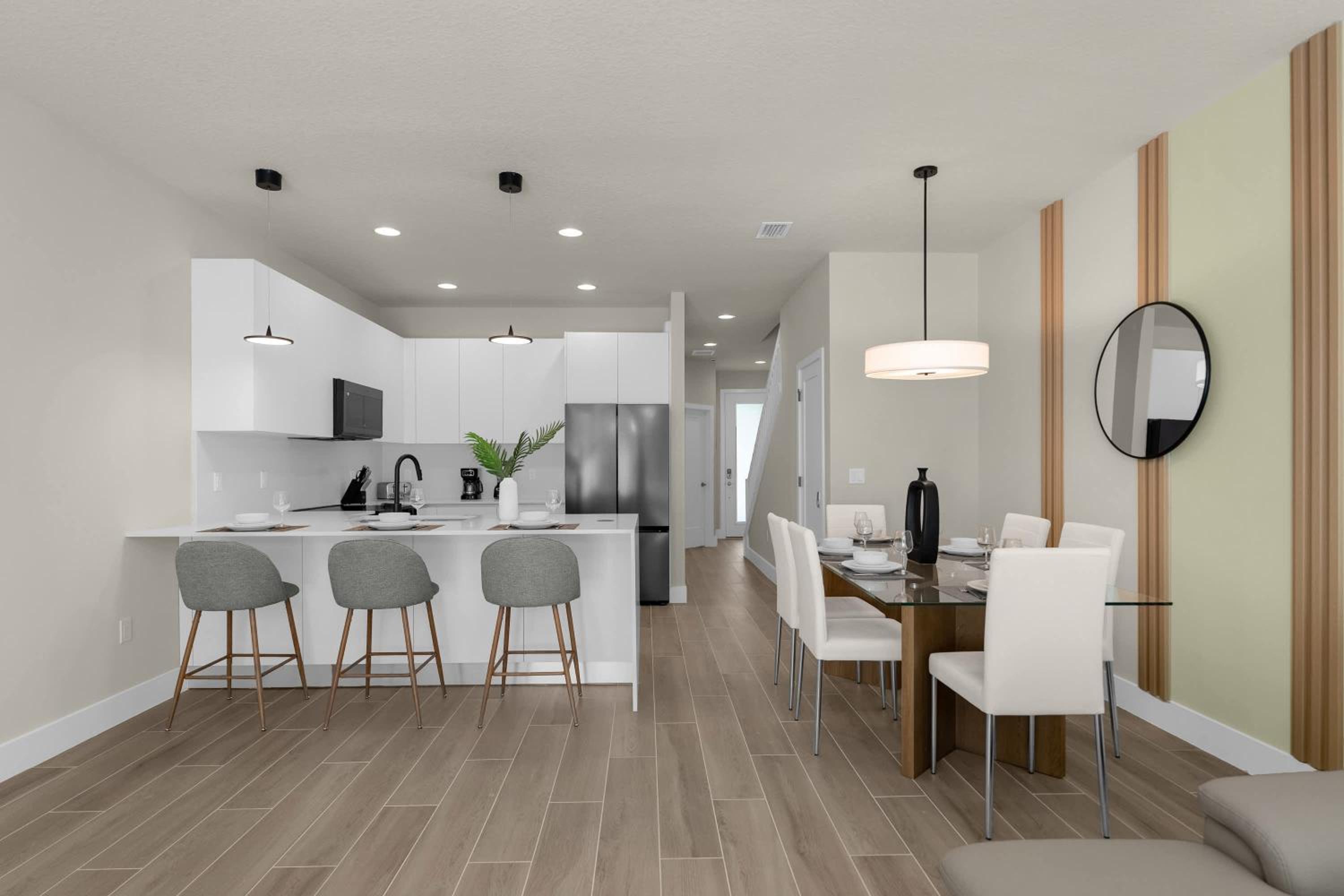 Upstay - Townhouse with Private Pool and Foosball