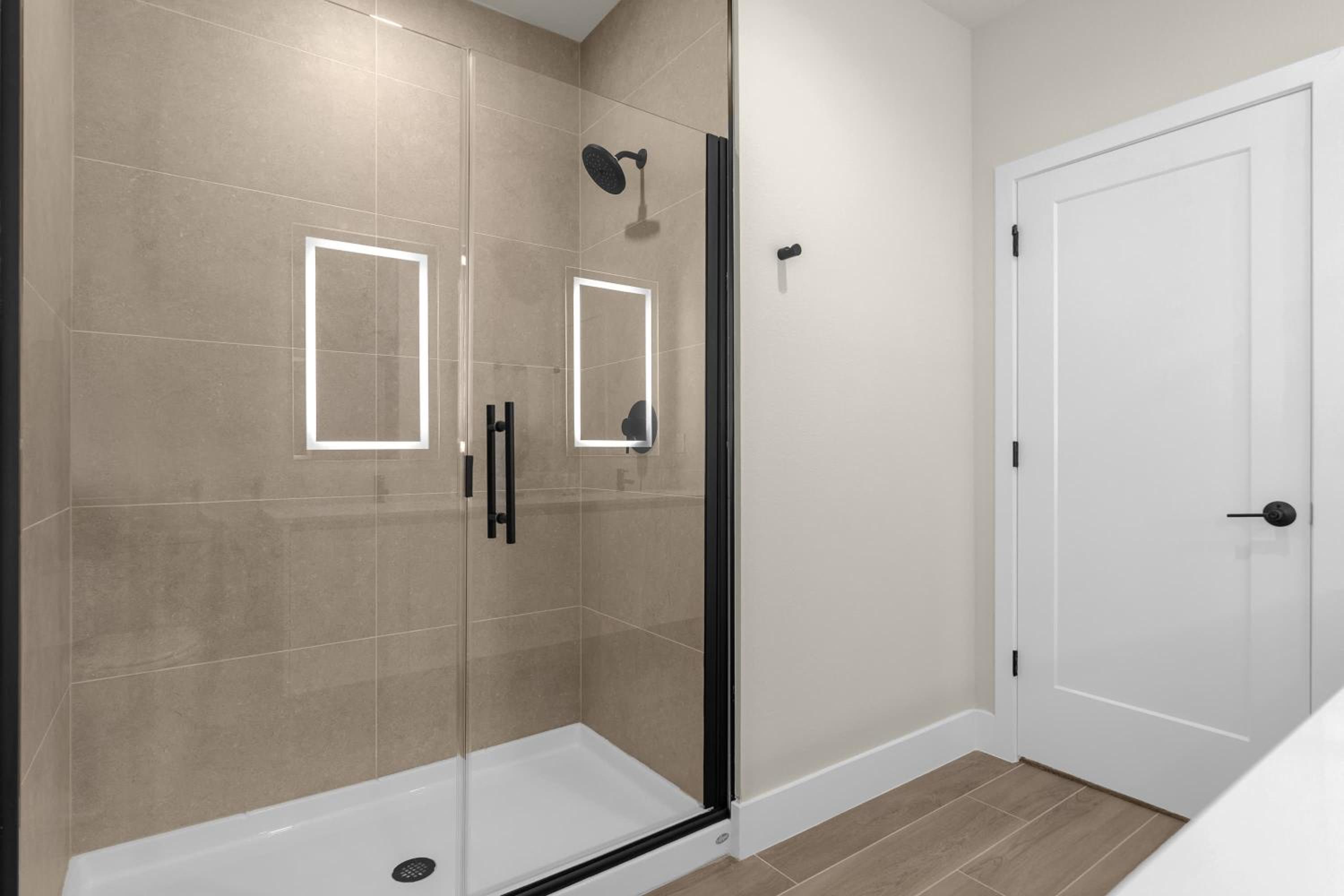 Upstay - Townhouse with Private Pool and Foosball